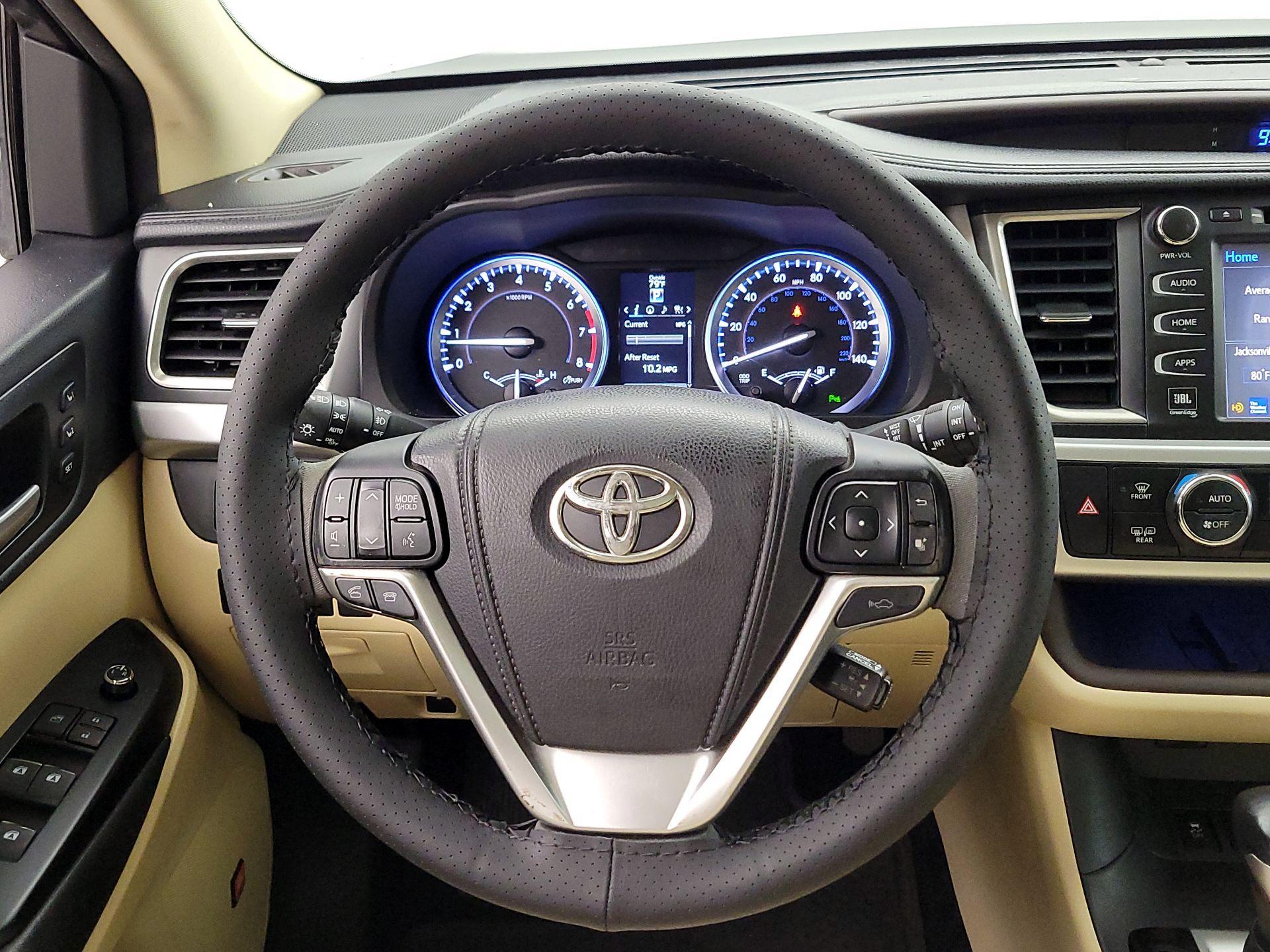 Thumbnail: 2014 Toyota Highlander - 10