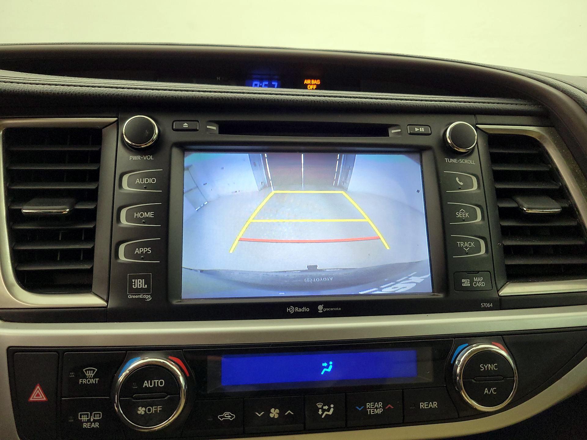 Thumbnail: 2014 Toyota Highlander - 15