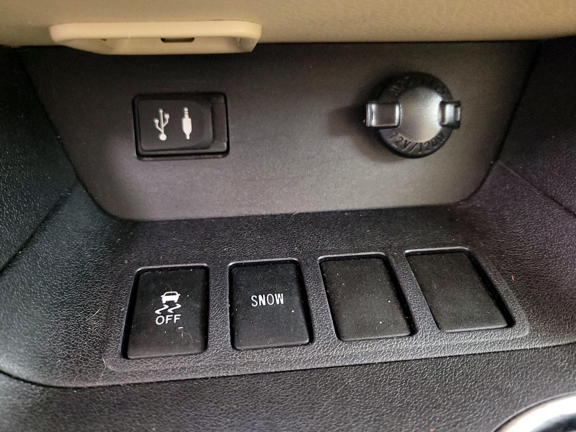 Thumbnail: 2014 Toyota Highlander - 19