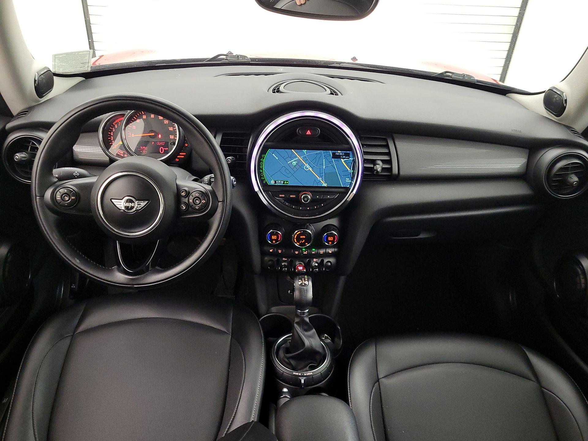 Thumbnail: 2016 MINI Cooper Hardtop - 9
