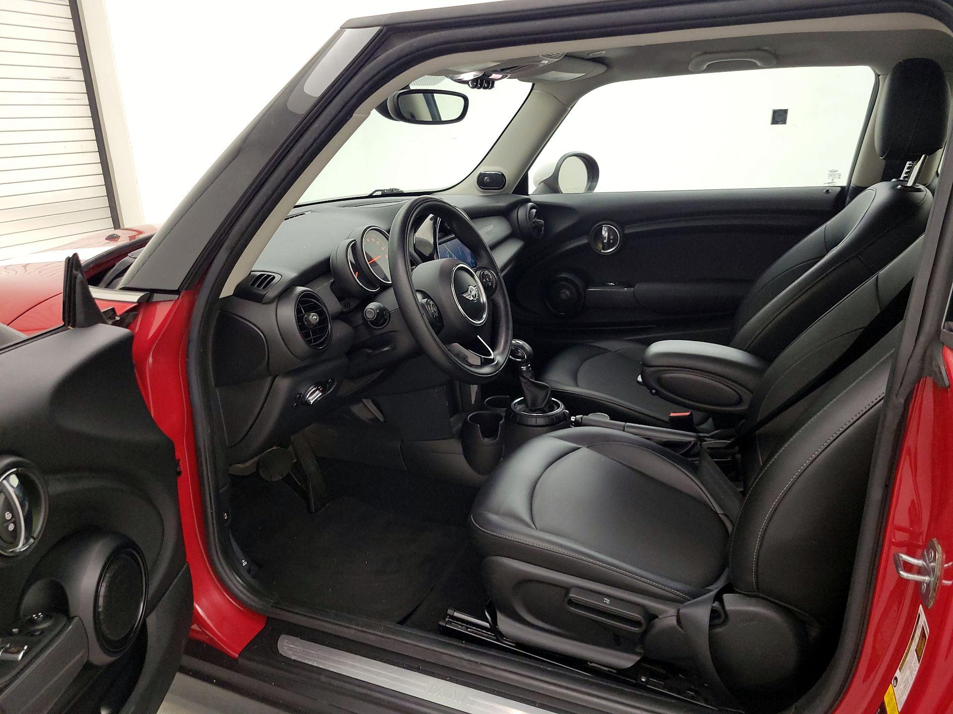 Thumbnail: 2016 MINI Cooper Hardtop - 11