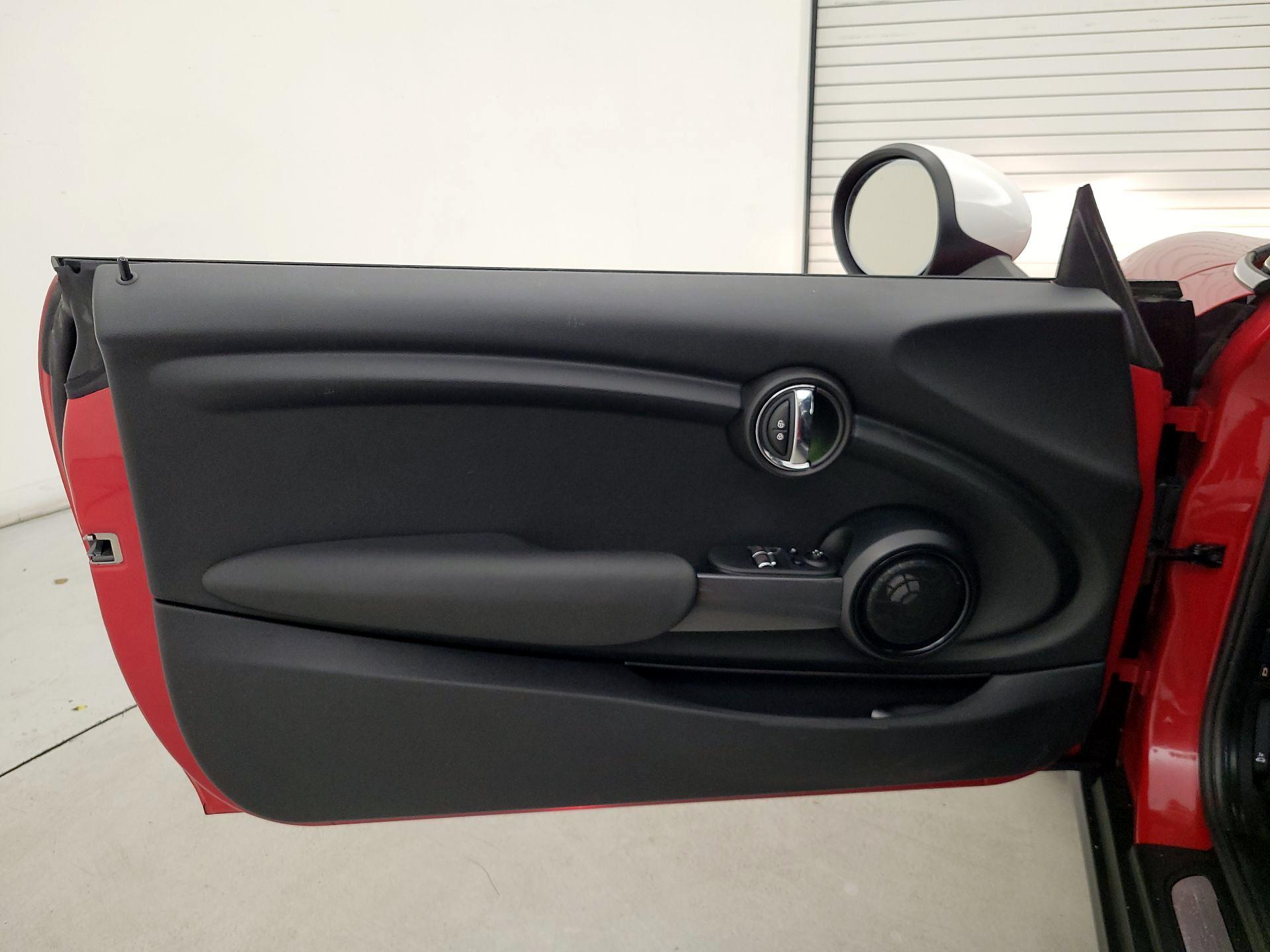 Thumbnail: 2016 MINI Cooper Hardtop - 12