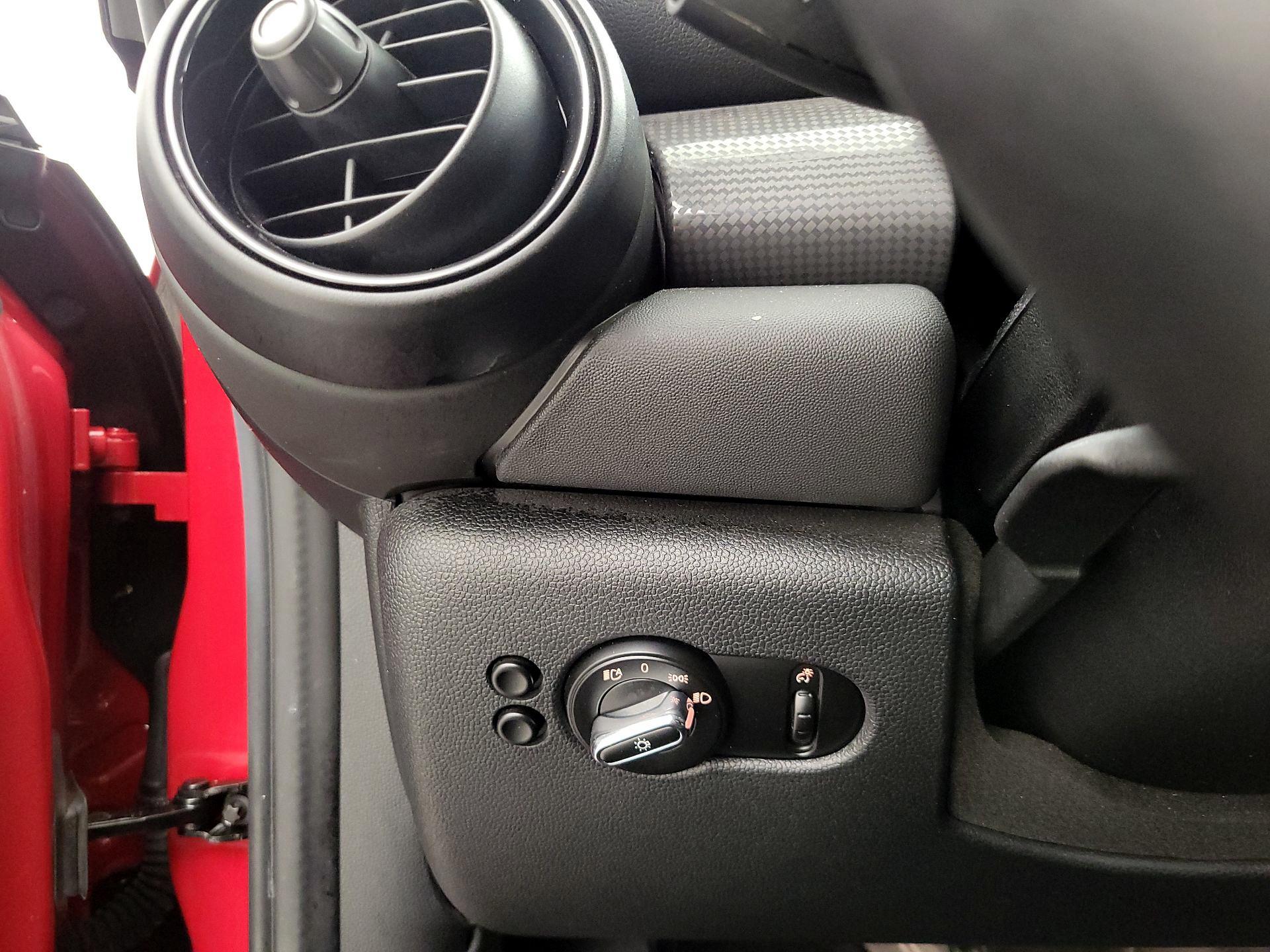 Thumbnail: 2016 MINI Cooper Hardtop - 13