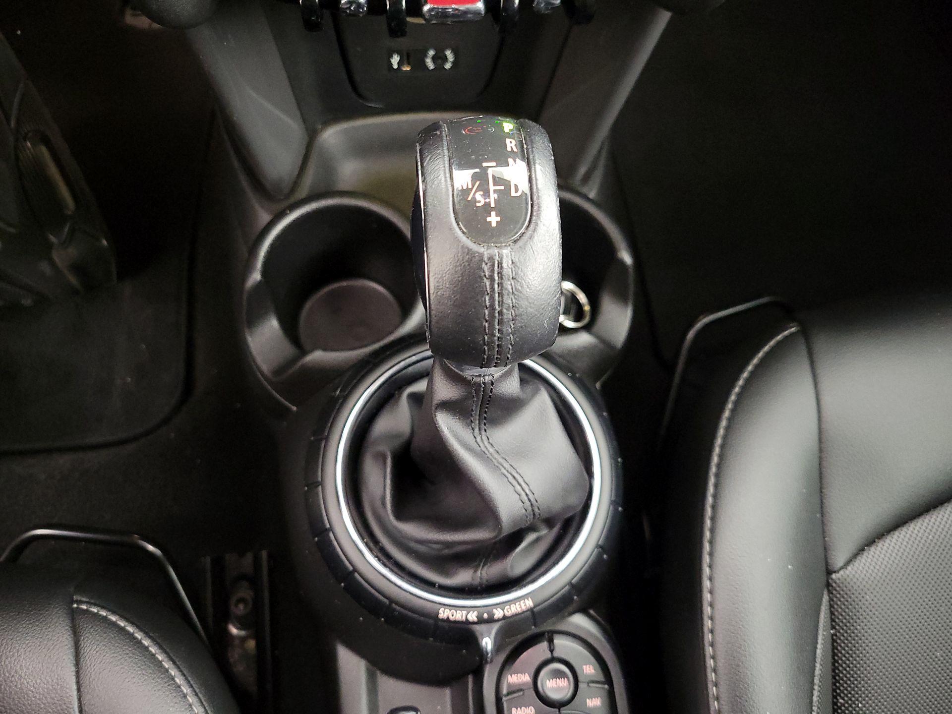 Thumbnail: 2016 MINI Cooper Hardtop - 18