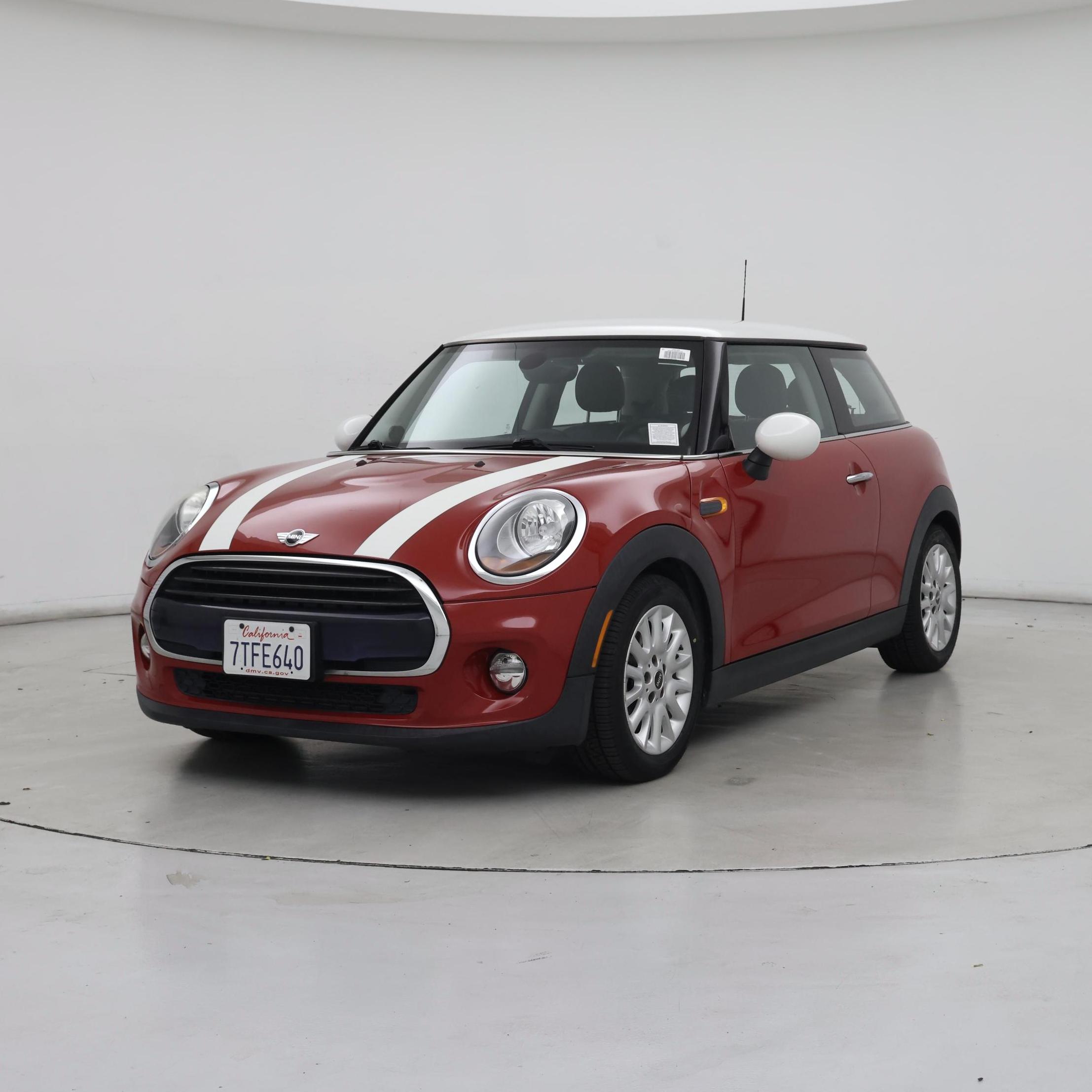 Thumbnail: 2016 MINI Cooper Hardtop - 4