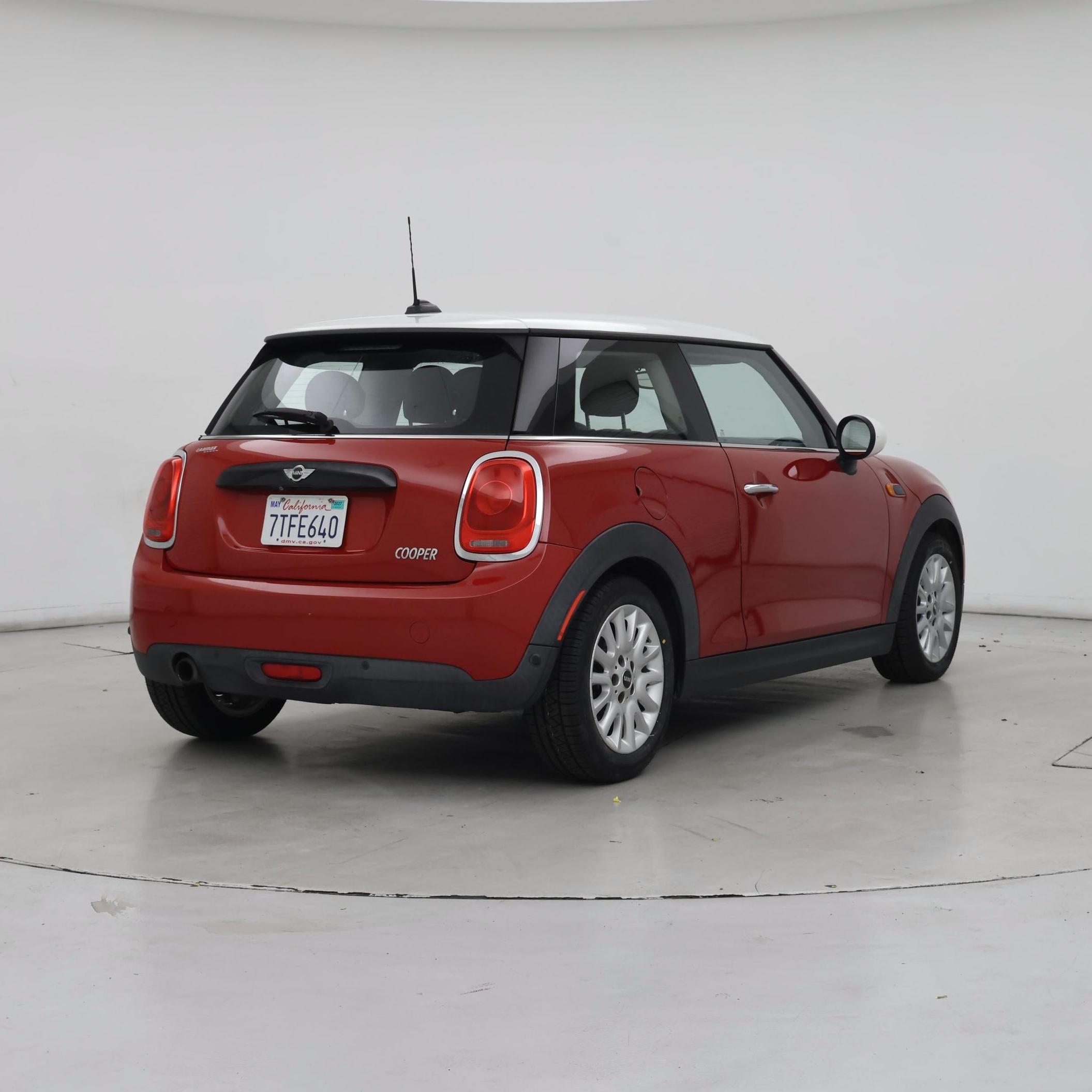 Thumbnail: 2016 MINI Cooper Hardtop - 8