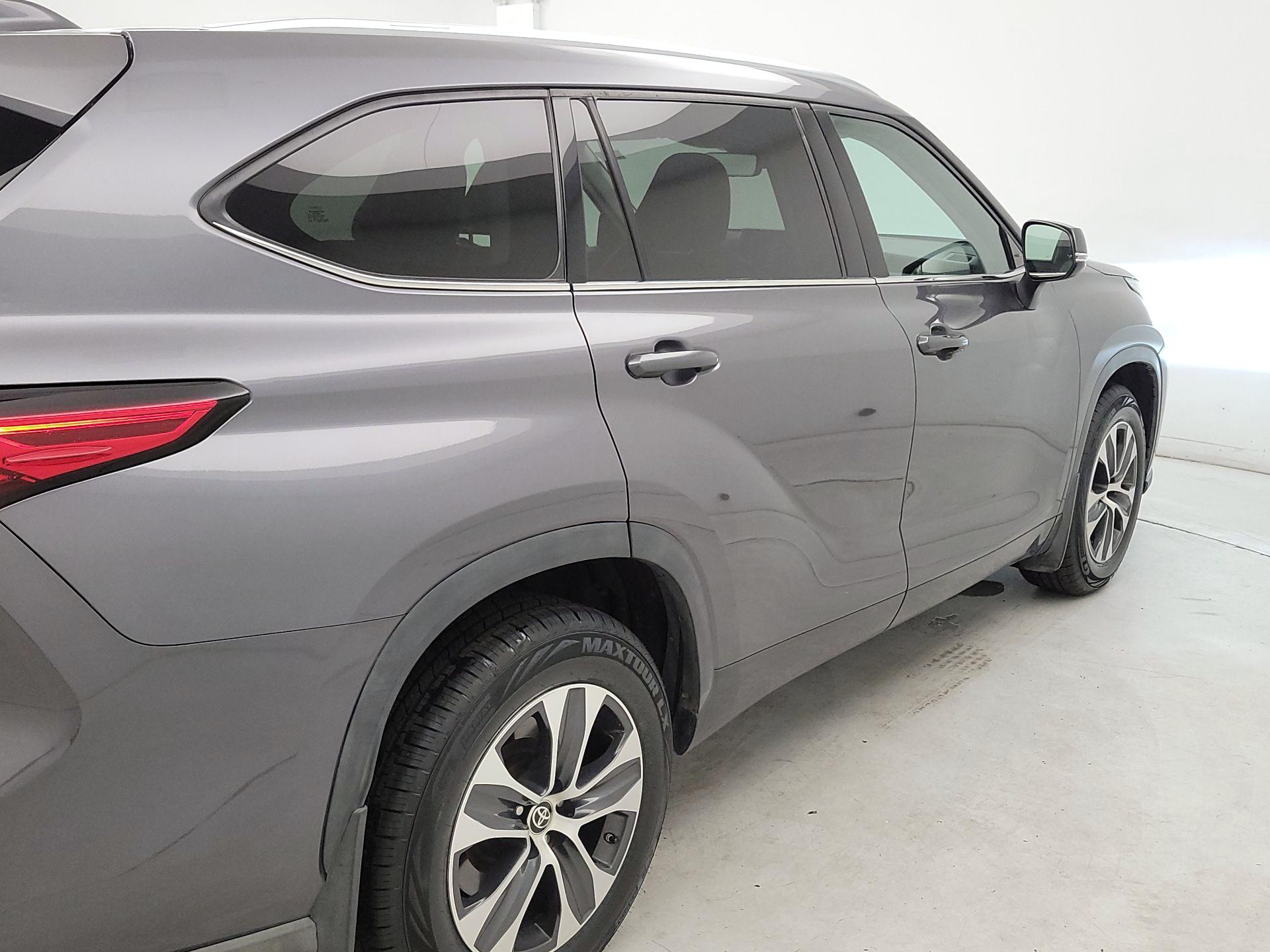 Thumbnail: 2021 Toyota Highlander - 5