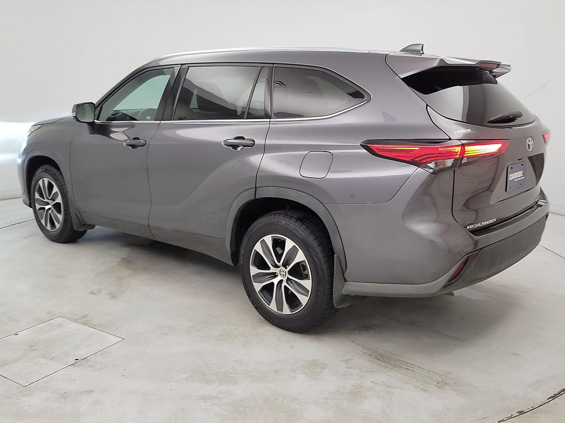 Thumbnail: 2021 Toyota Highlander - 7