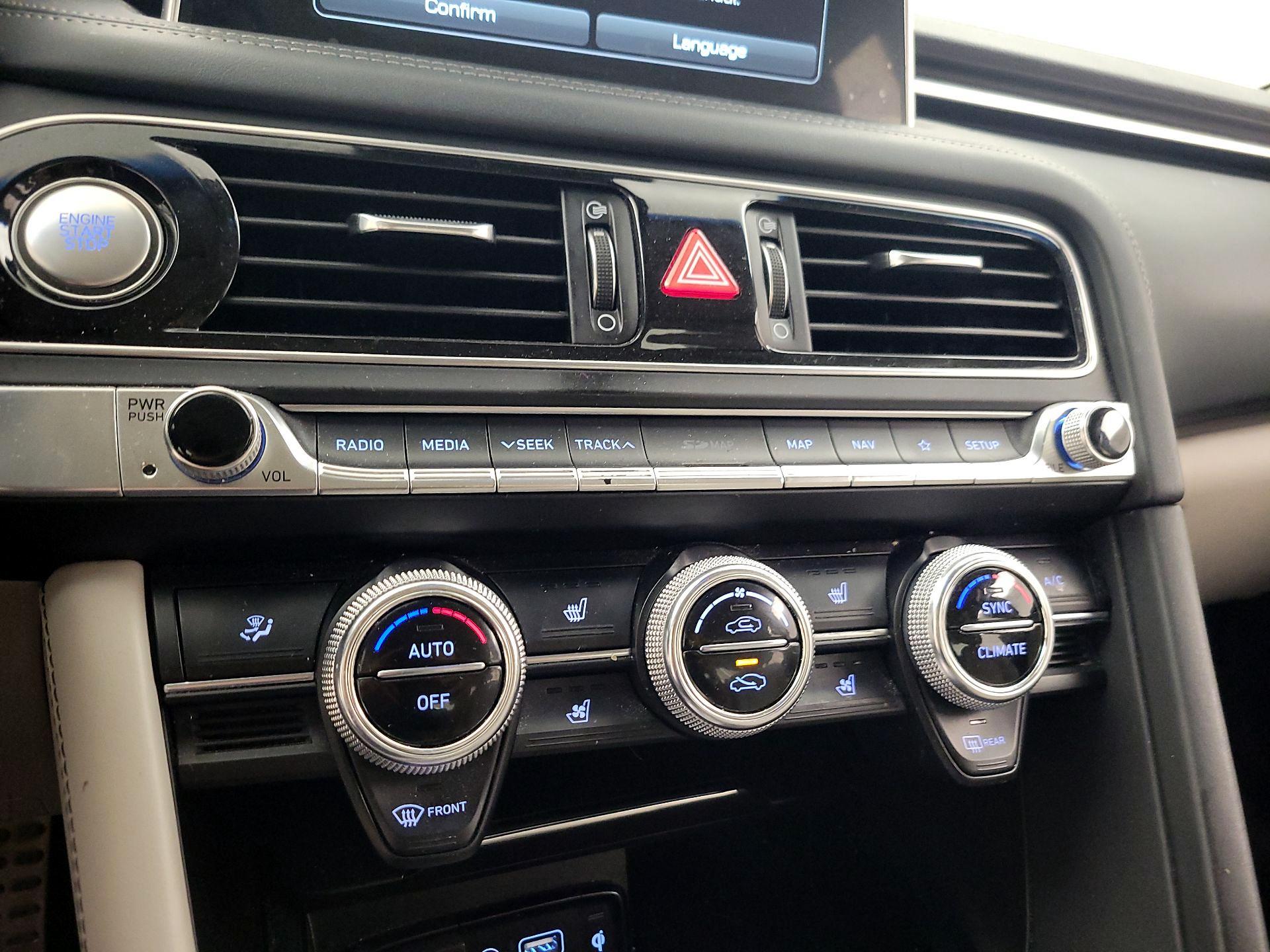 Thumbnail: 2019 Genesis G70 - 16