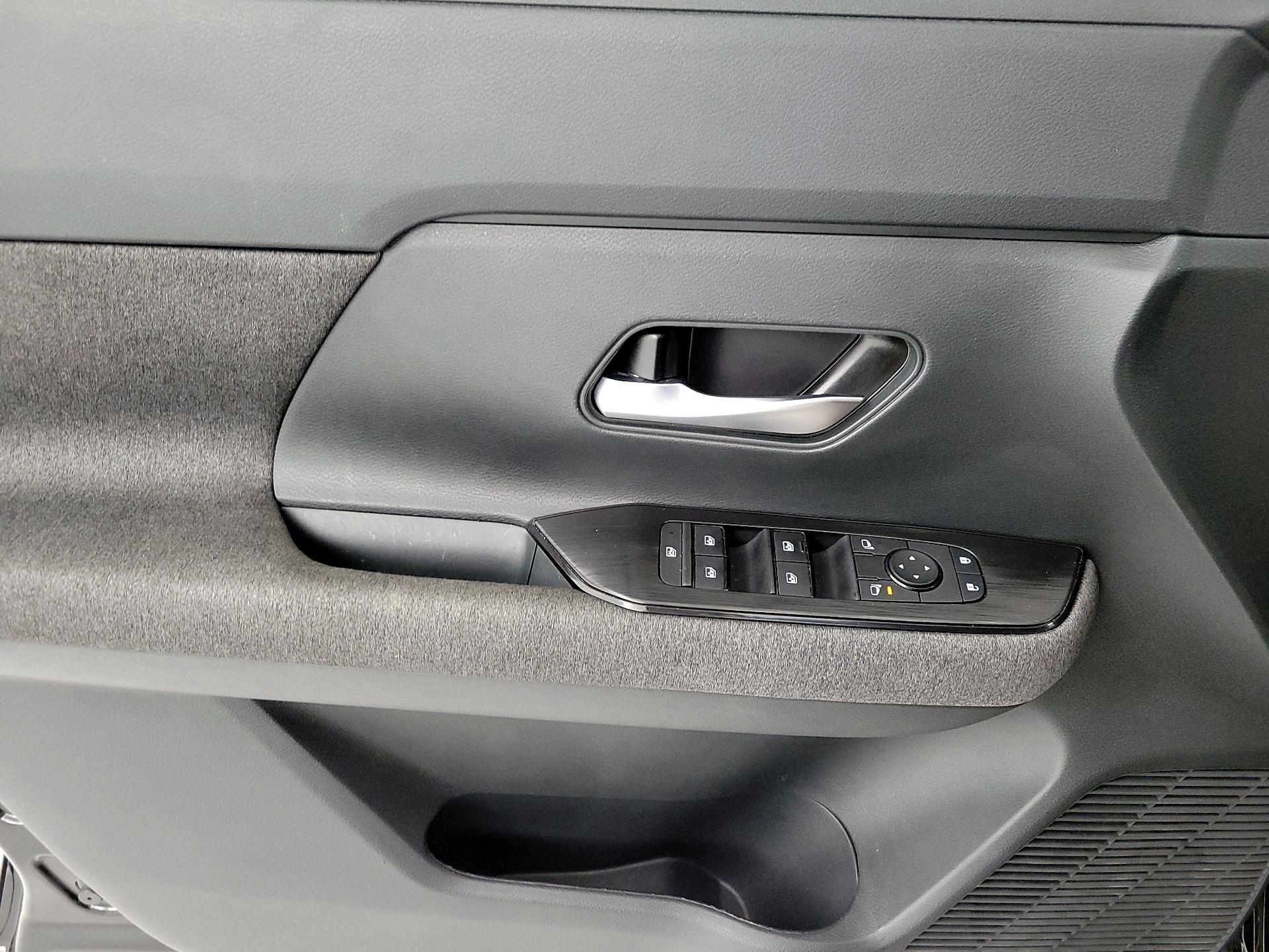 Thumbnail: 2025 Nissan Kicks - 12
