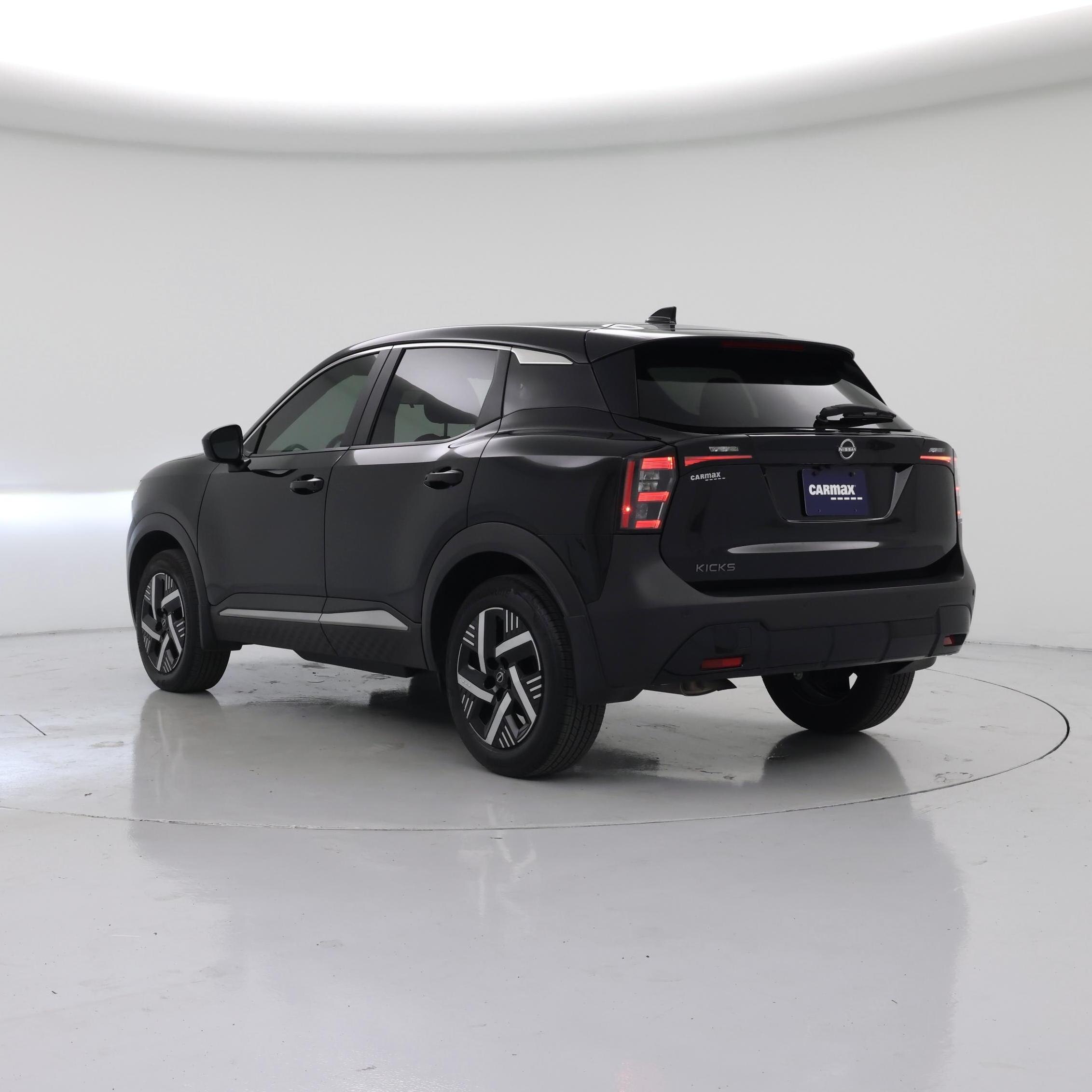 Thumbnail: 2025 Nissan Kicks - 2