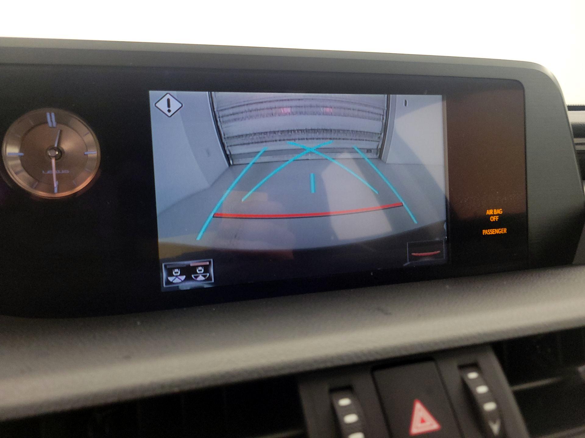 Thumbnail: 2019 Lexus ES - 13