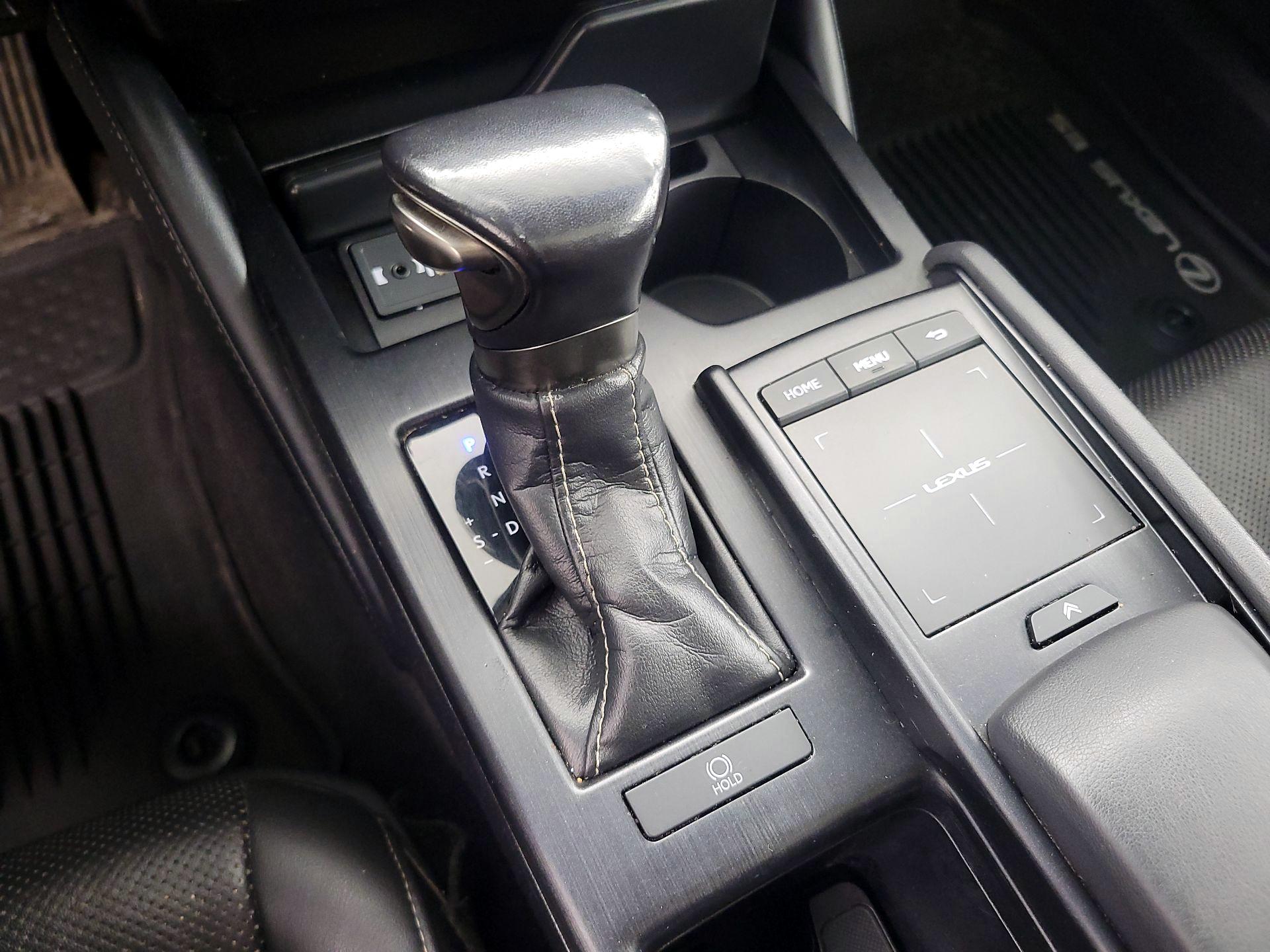 Thumbnail: 2019 Lexus ES - 16