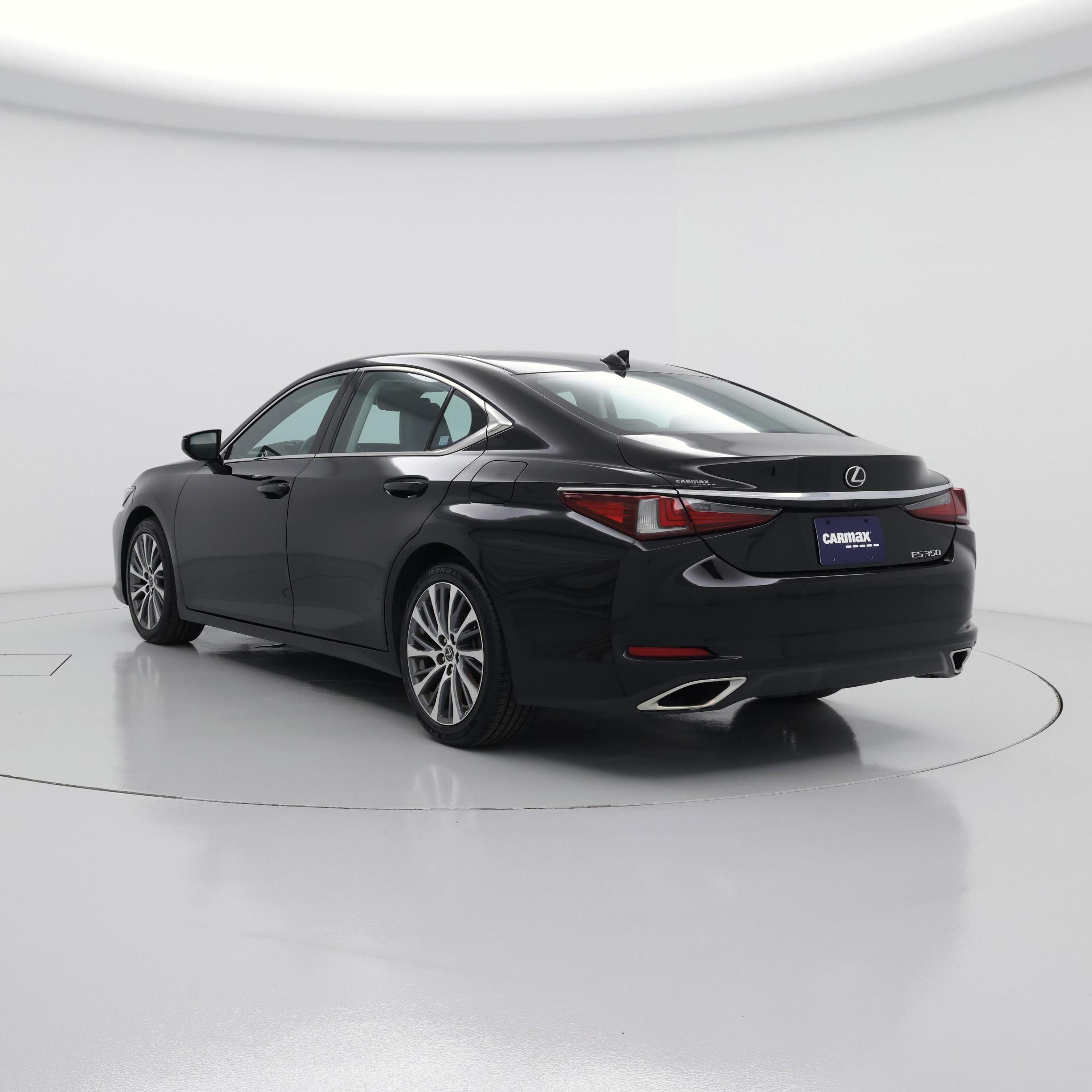 Thumbnail: 2019 Lexus ES - 2