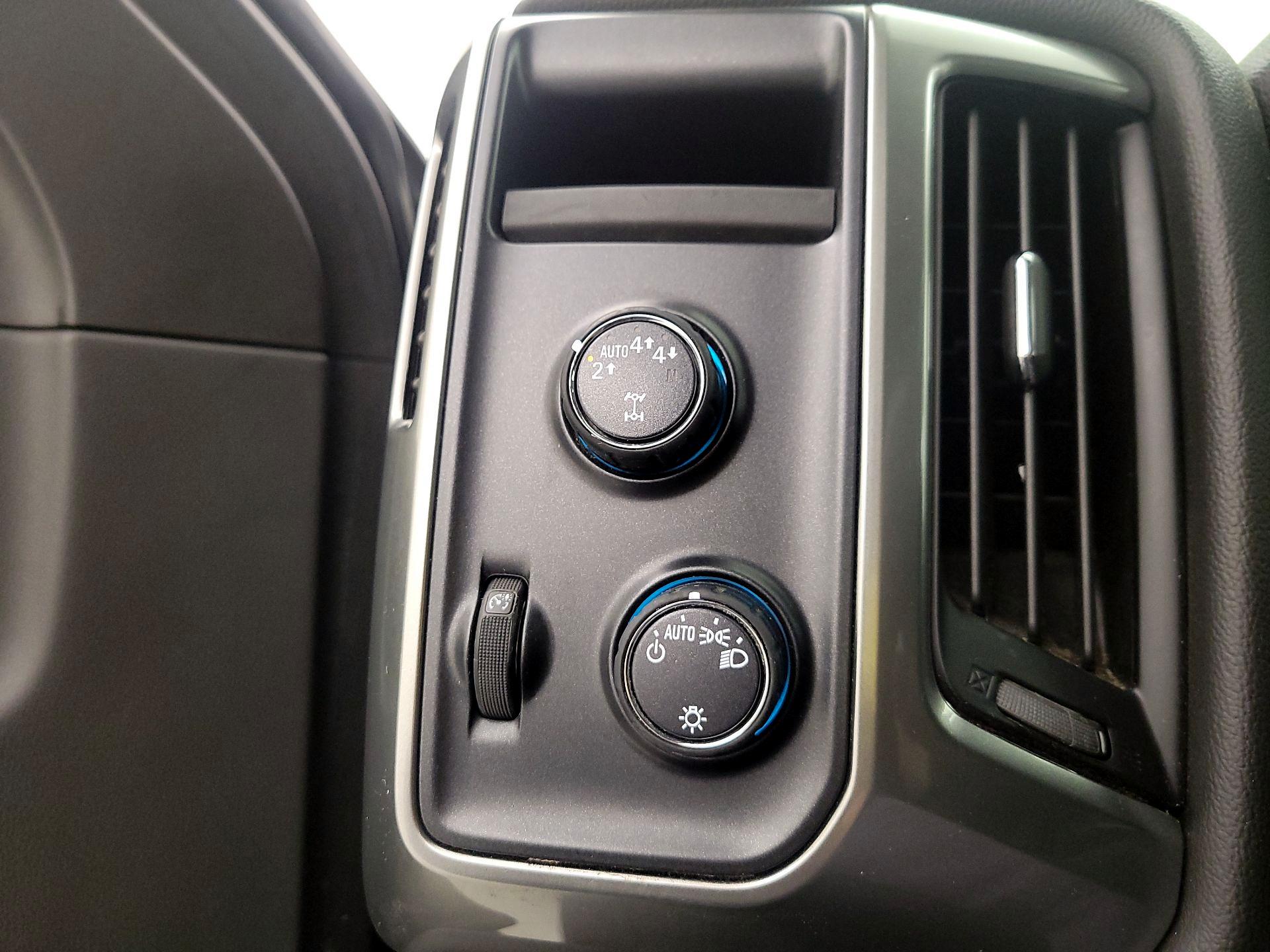 Thumbnail: 2019 Chevrolet Silverado 1500 - 13