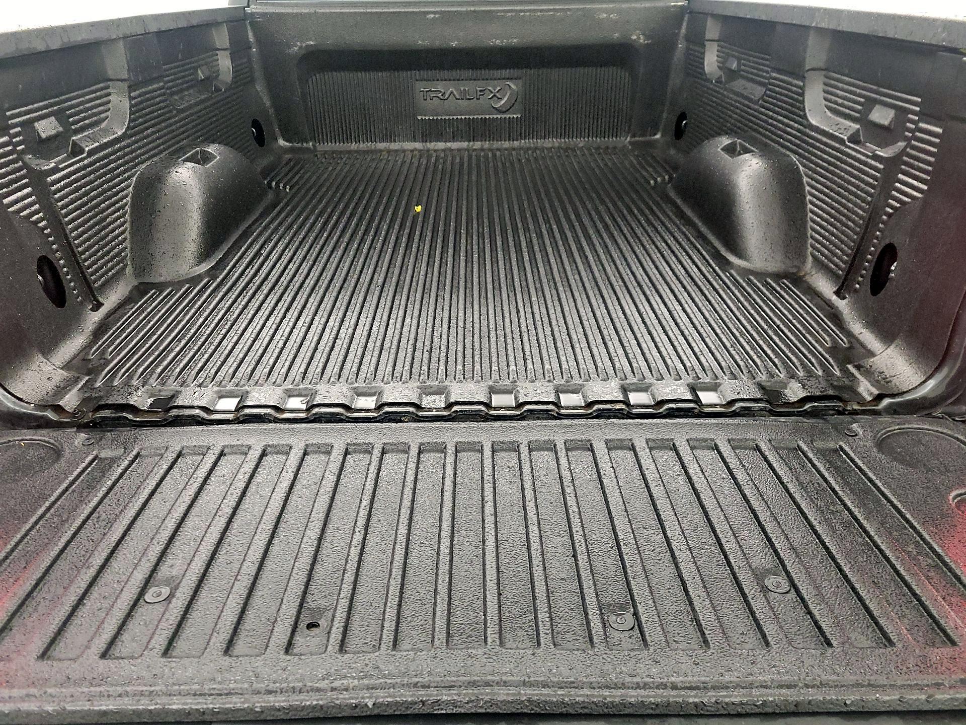 Thumbnail: 2019 Chevrolet Silverado 1500 - 20
