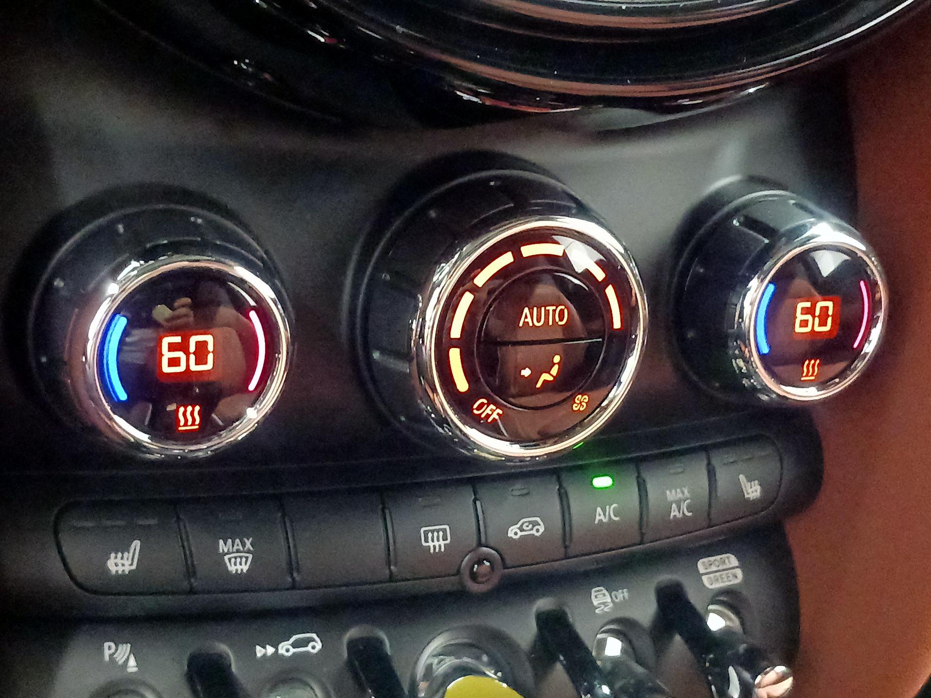 Thumbnail: 2023 MINI Cooper Hardtop - 17