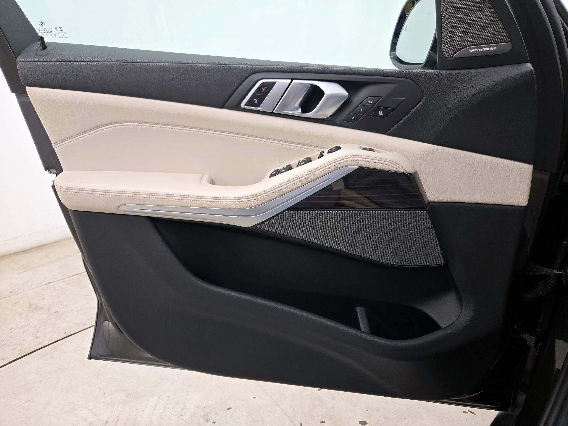 Thumbnail: 2021 BMW X5 - 12