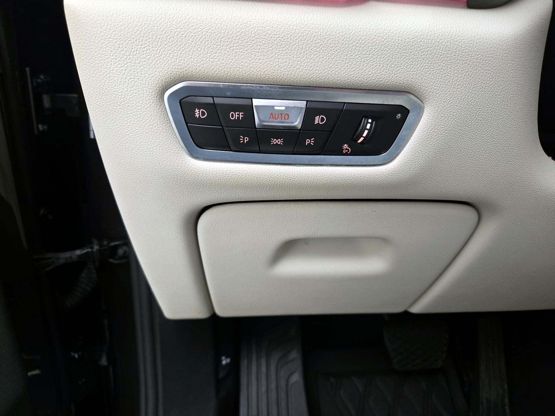 Thumbnail: 2021 BMW X5 - 13