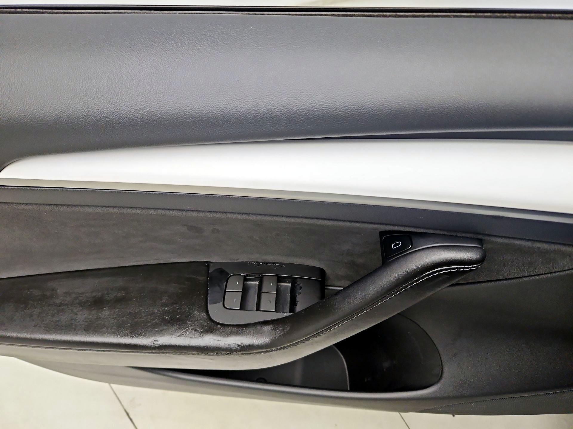 Thumbnail: 2023 Tesla Model 3 - 12