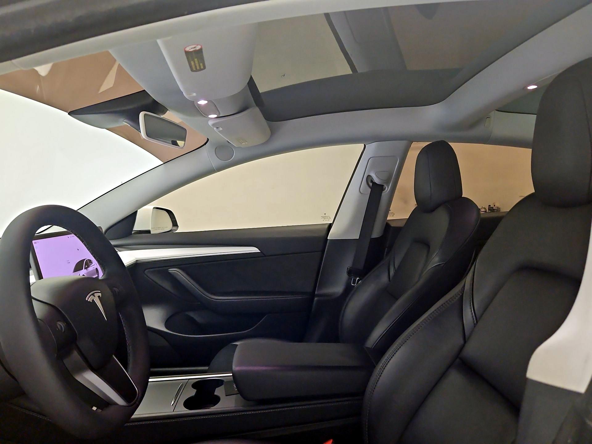 Thumbnail: 2023 Tesla Model 3 - 18