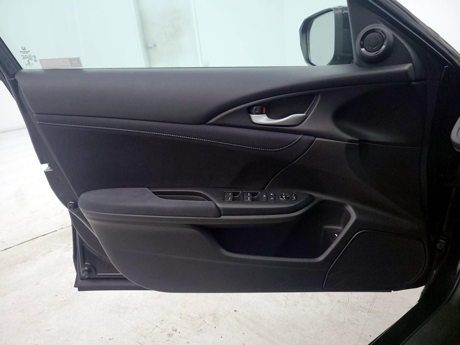 Thumbnail: 2019 Honda Insight - 12