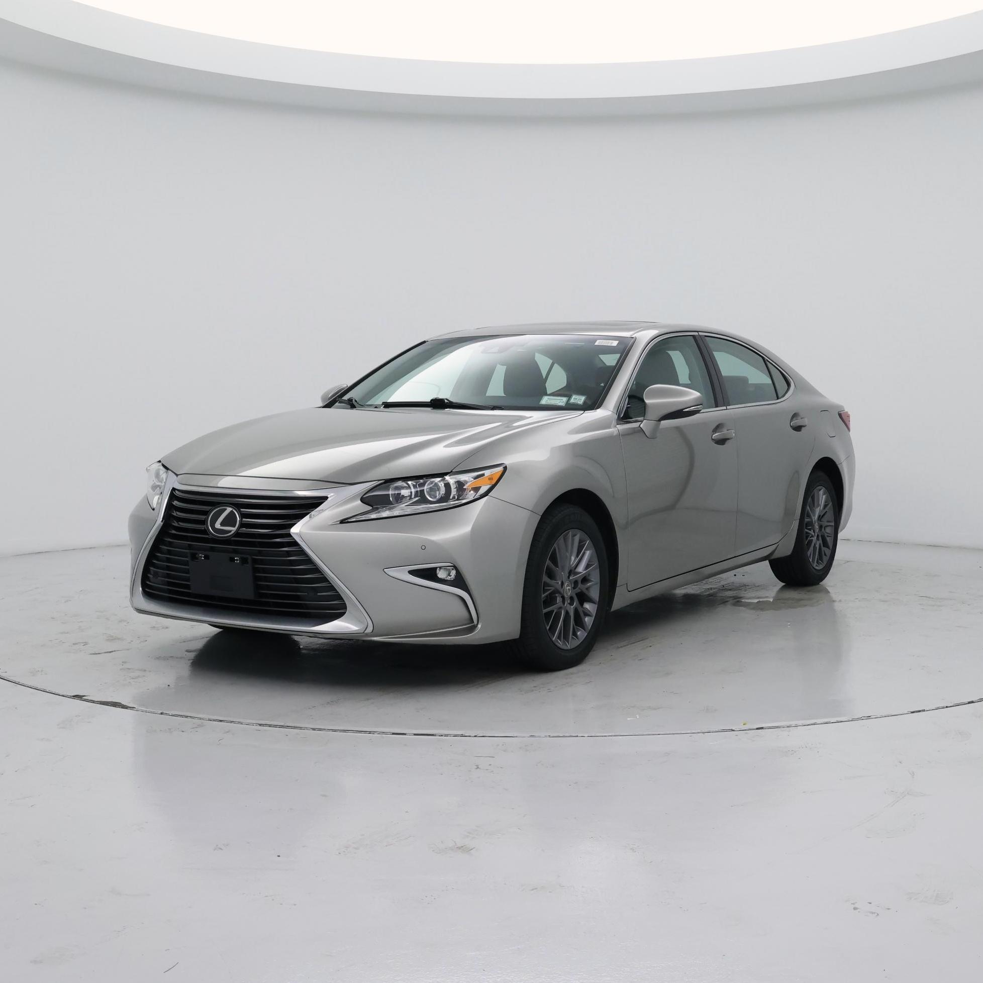 Thumbnail: 2018 Lexus ES - 4