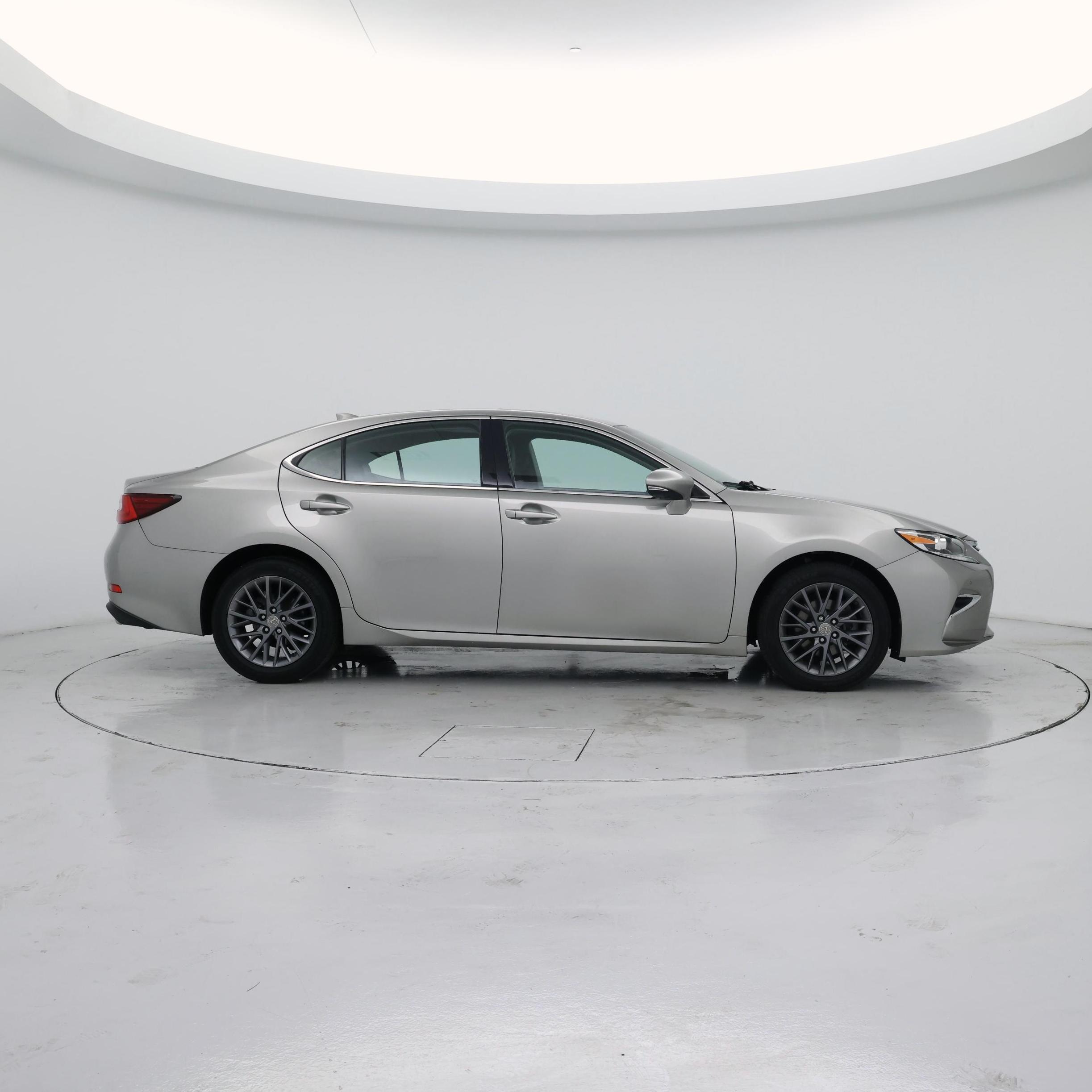 Thumbnail: 2018 Lexus ES - 7