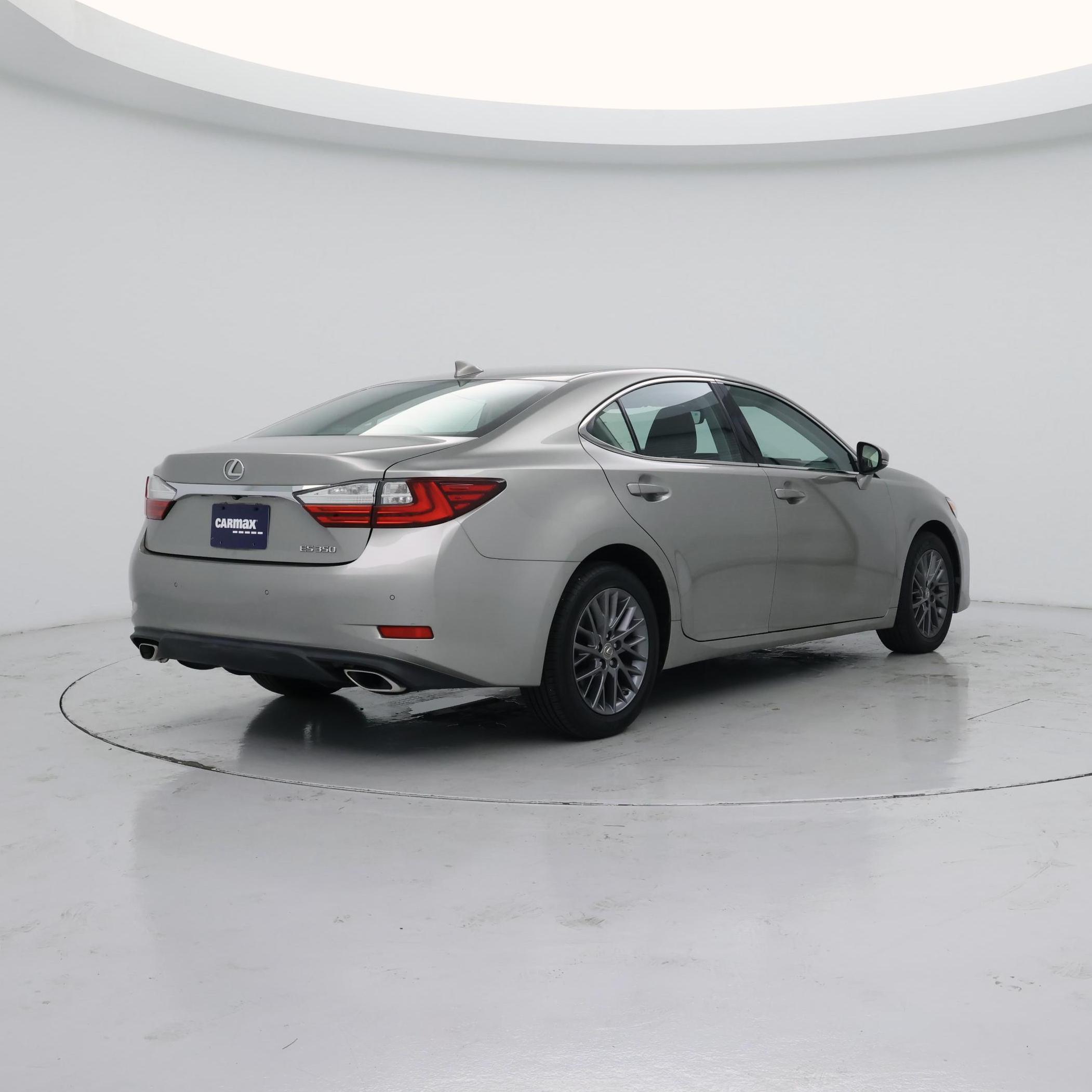 Thumbnail: 2018 Lexus ES - 8