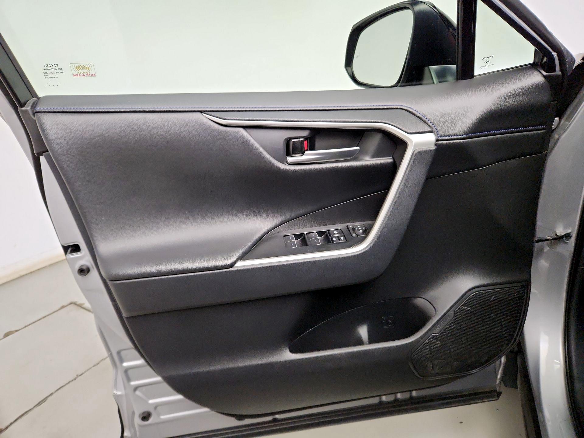 Thumbnail: 2024 Toyota RAV4 - 12