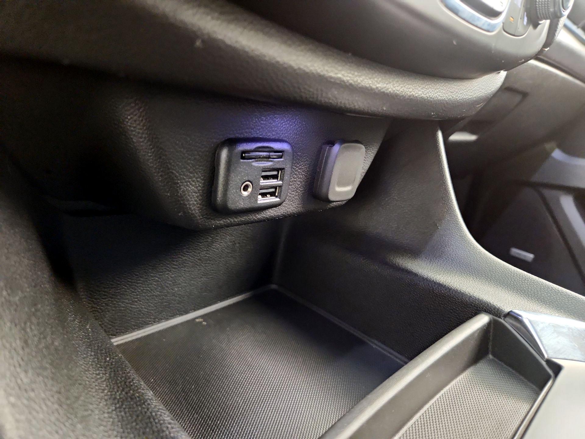 Thumbnail: 2021 Chevrolet Traverse - 19