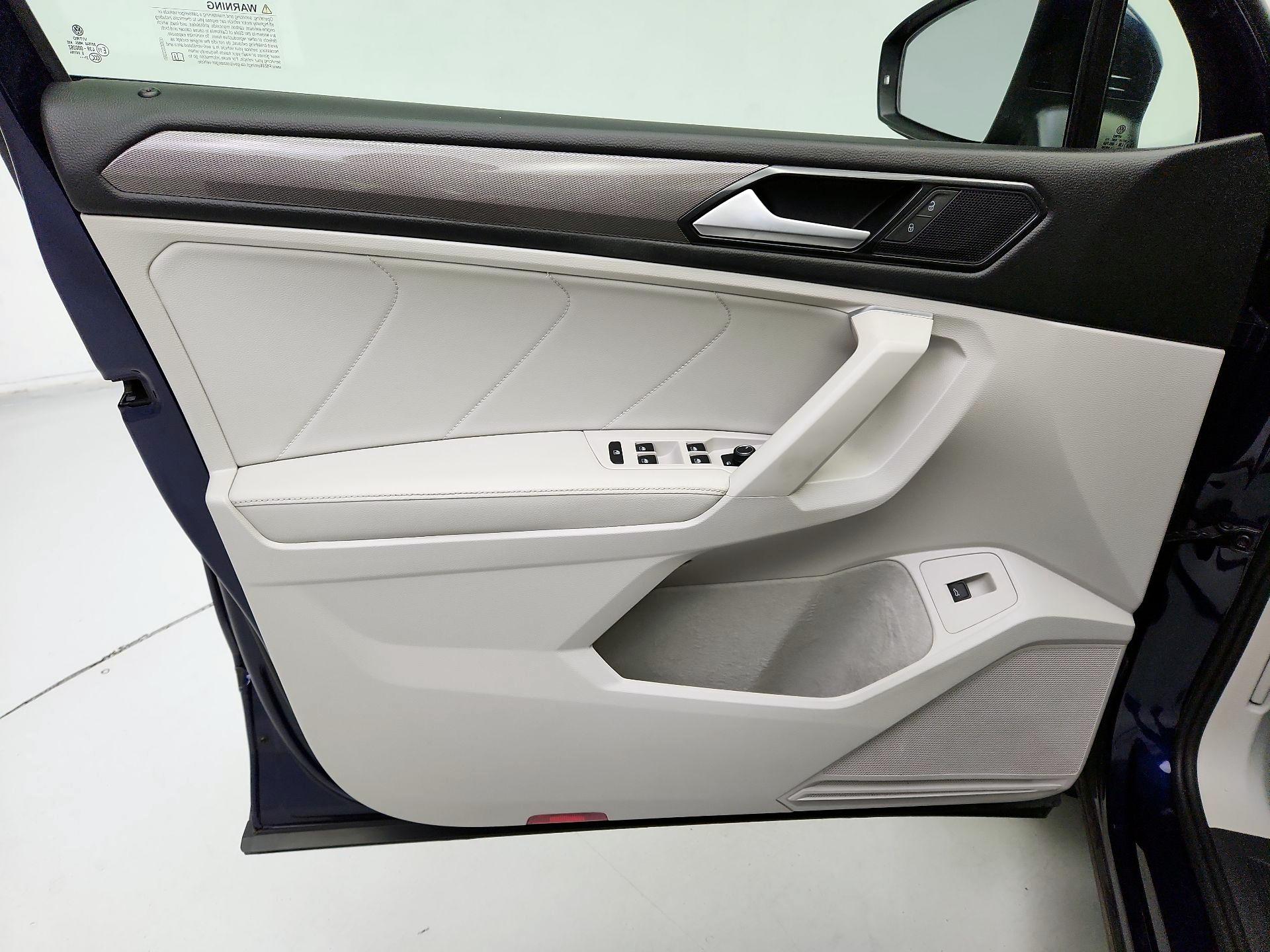 Thumbnail: 2022 Volkswagen Tiguan - 12
