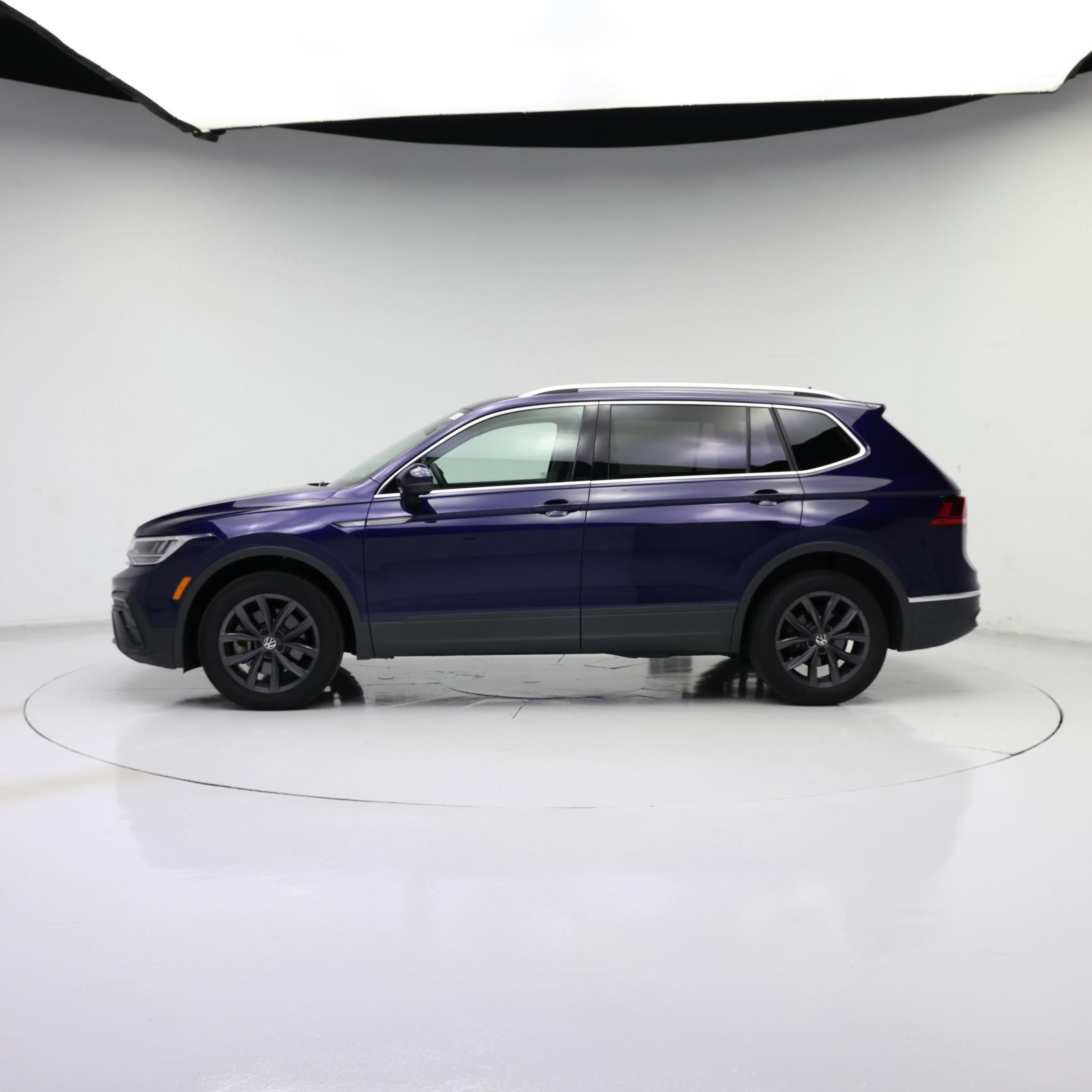 Thumbnail: 2022 Volkswagen Tiguan - 3