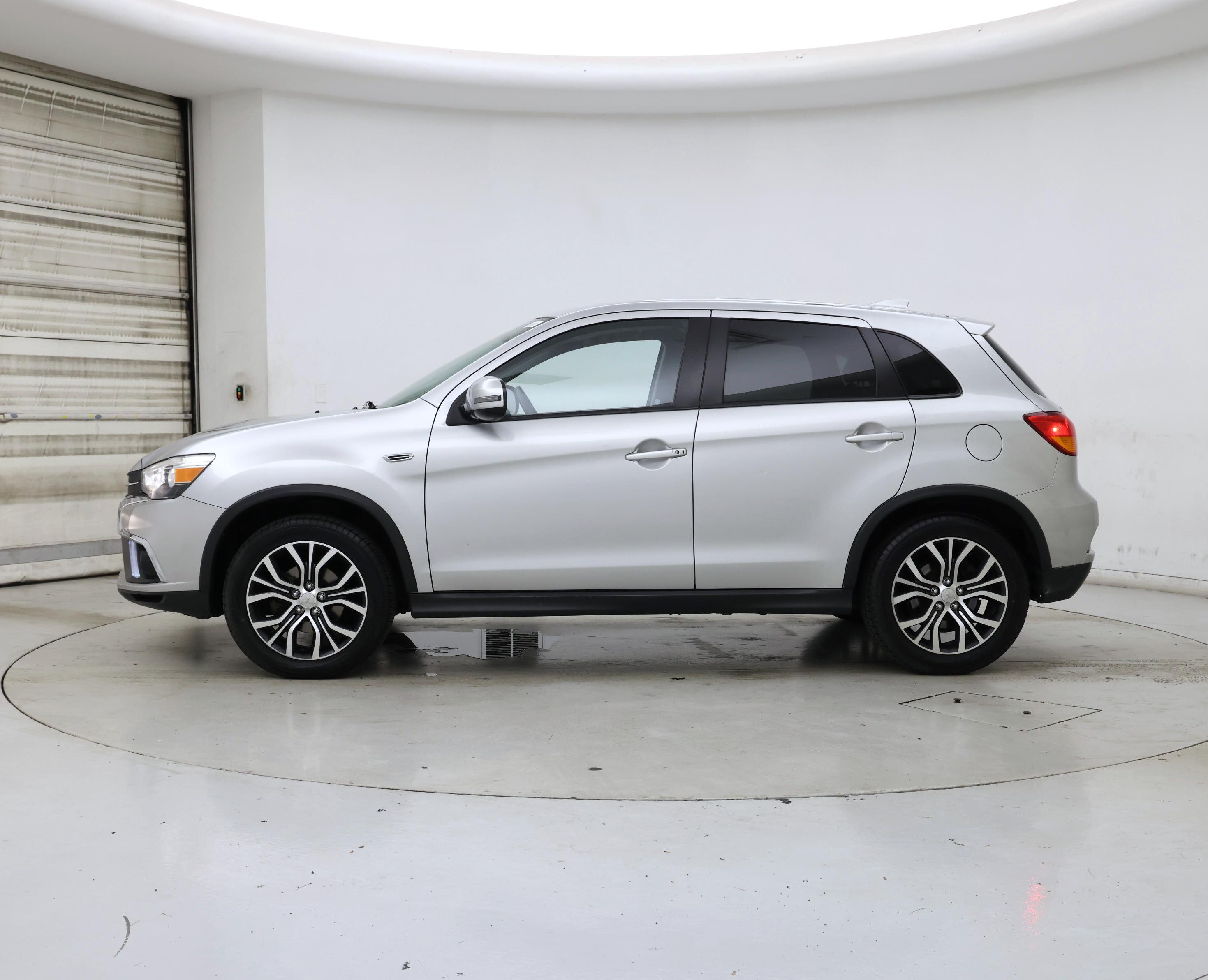 Thumbnail: 2018 Mitsubishi Outlander Sport - 3