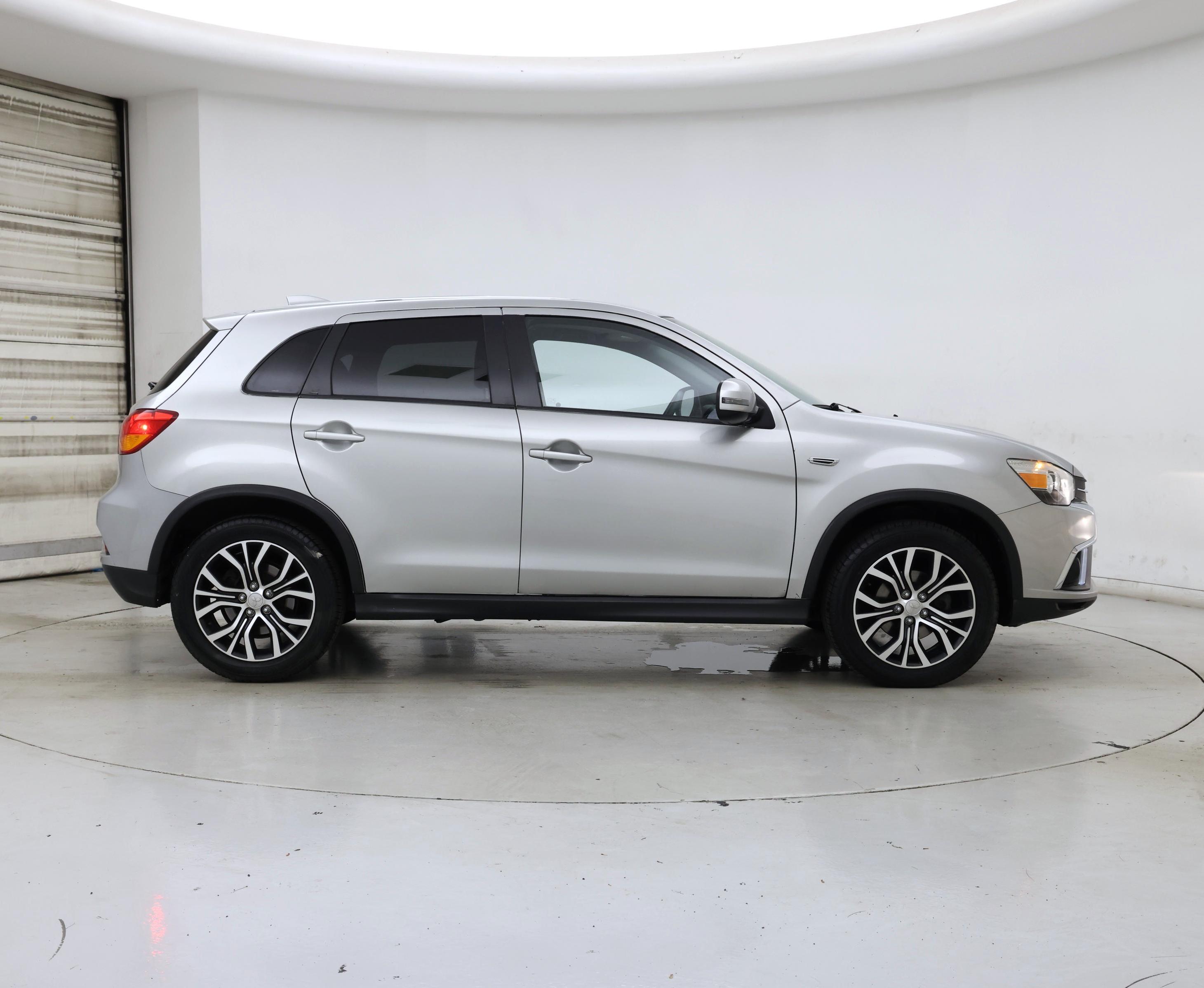 Thumbnail: 2018 Mitsubishi Outlander Sport - 7