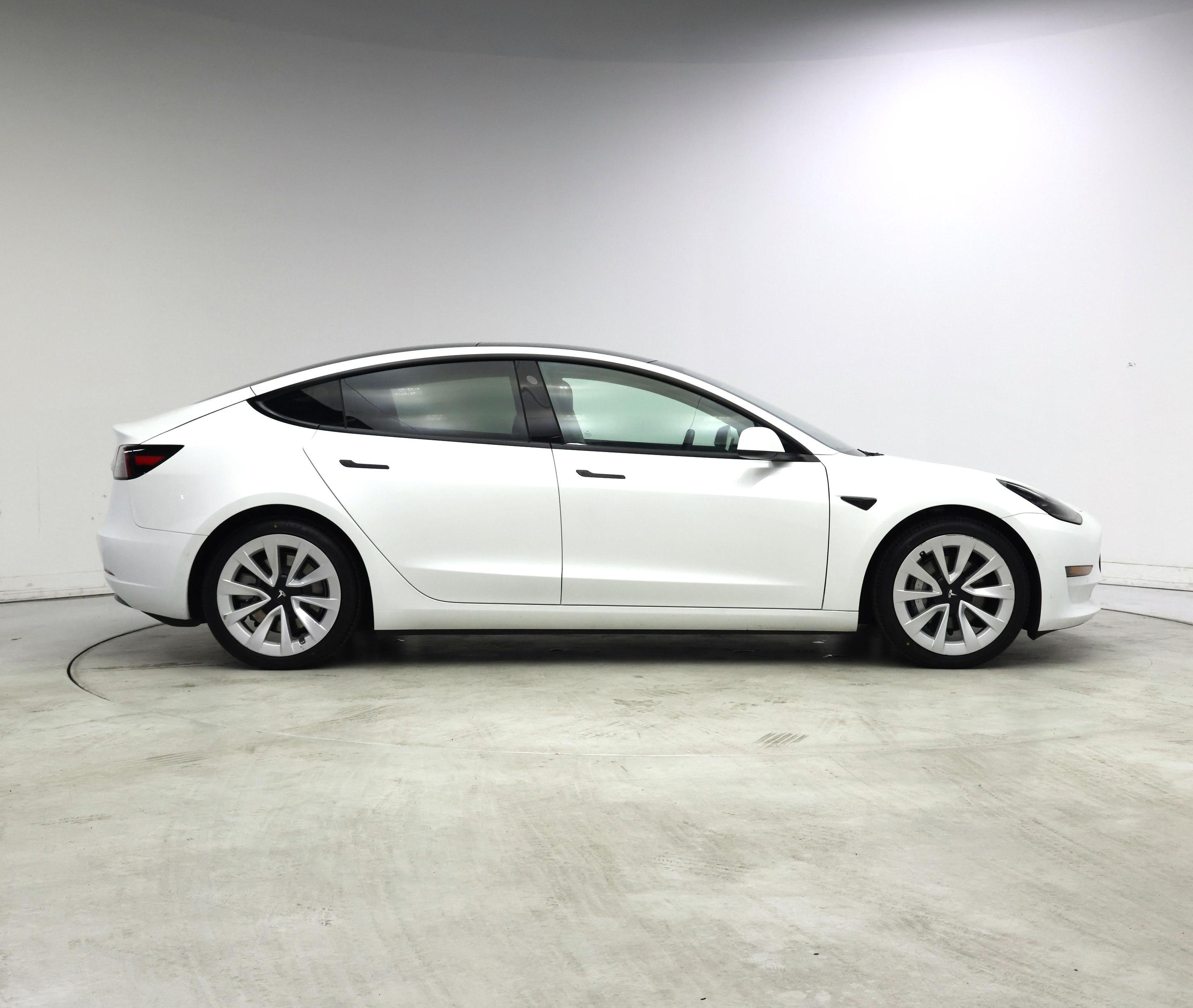 Thumbnail: 2022 Tesla Model 3 - 7