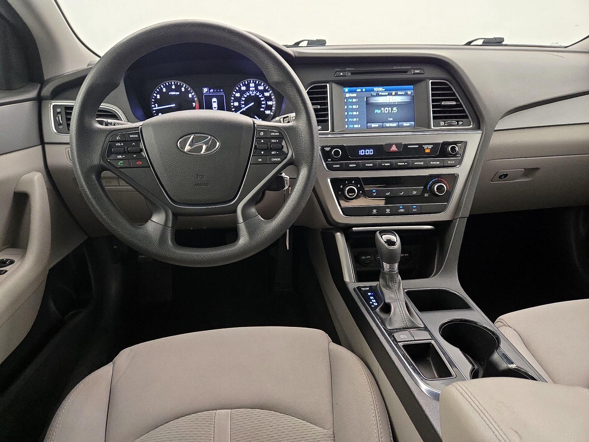 Thumbnail: 2016 Hyundai Sonata - 10