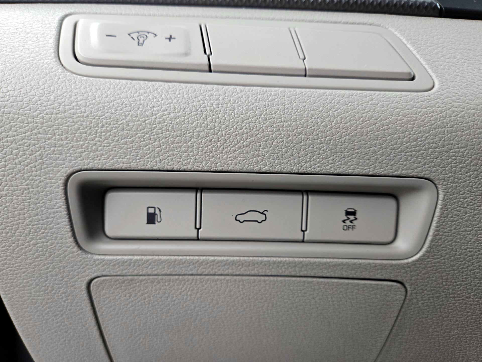Thumbnail: 2016 Hyundai Sonata - 13