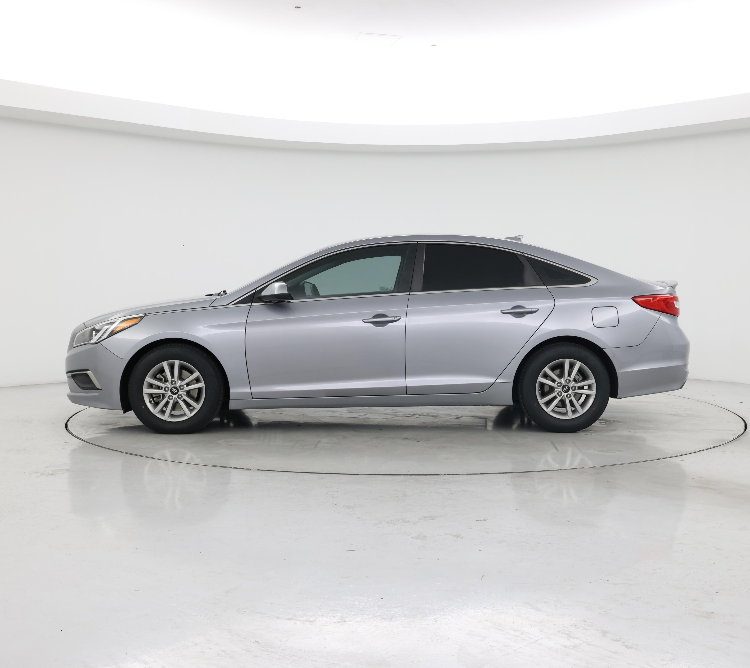 Thumbnail: 2016 Hyundai Sonata - 3