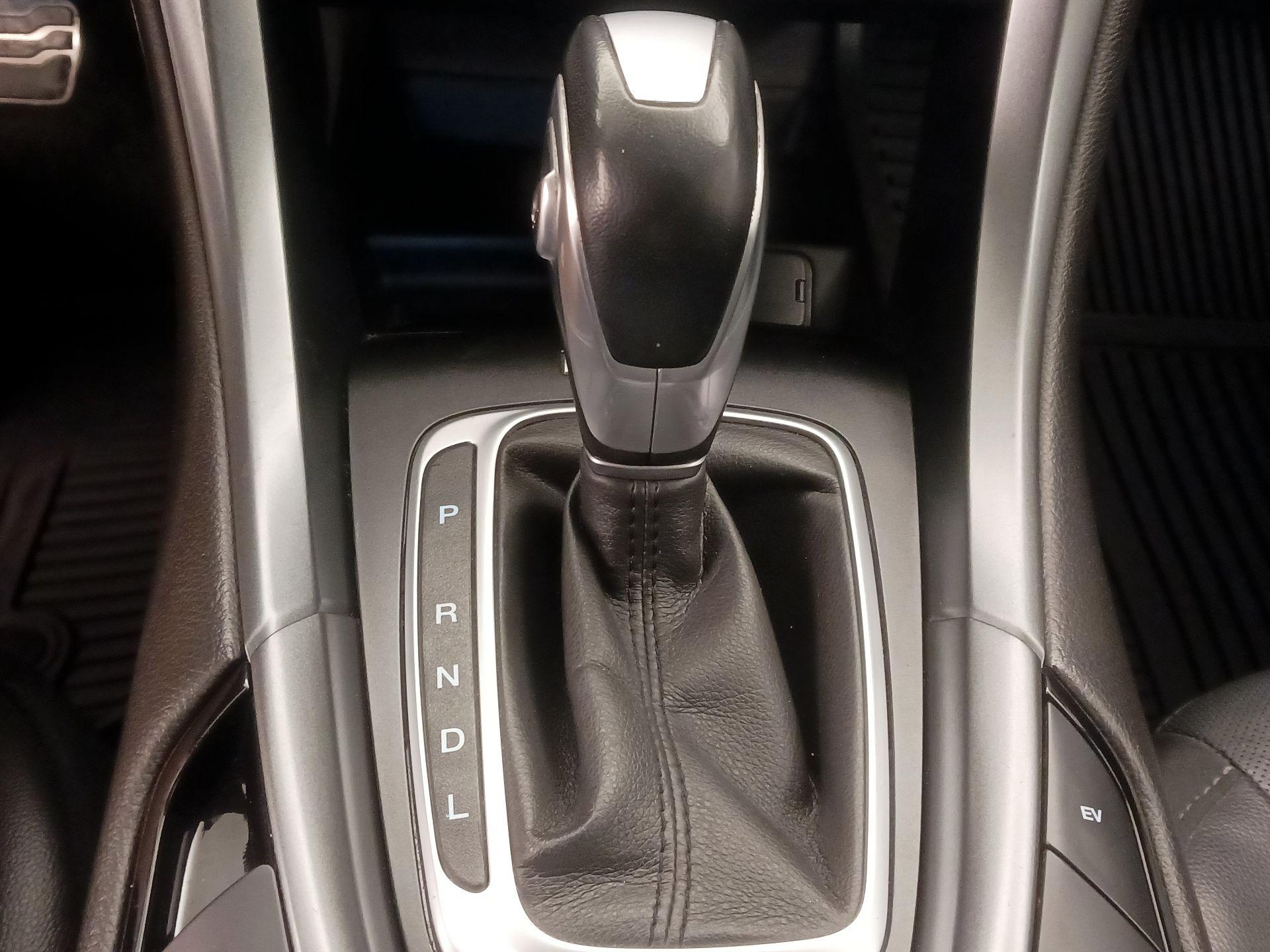 Thumbnail: 2015 Ford Fusion - 18
