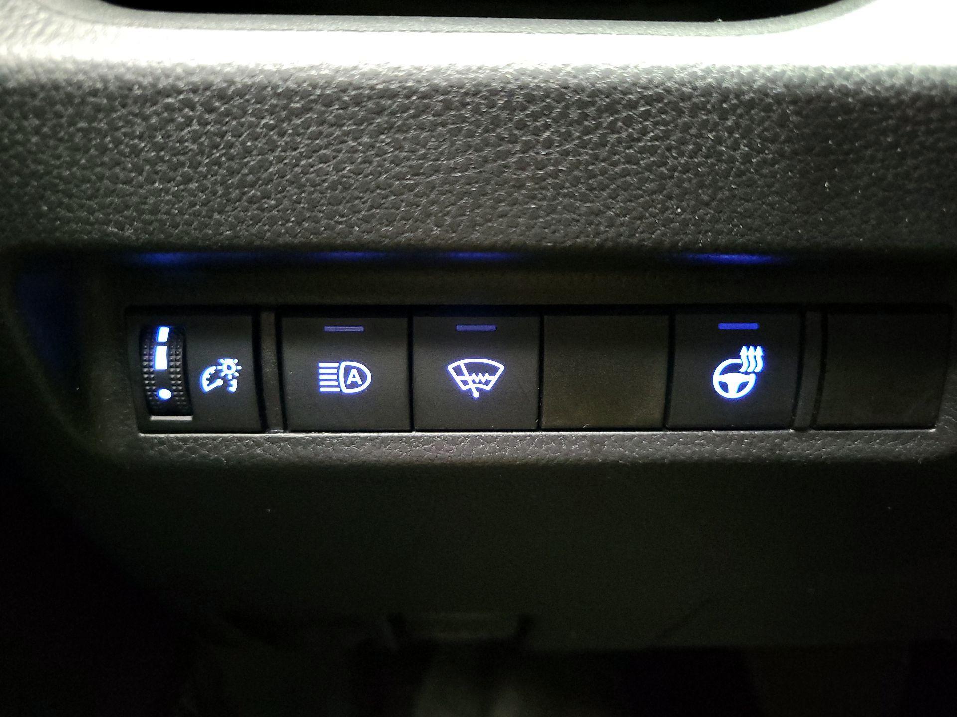 Thumbnail: 2021 Toyota RAV4 - 13