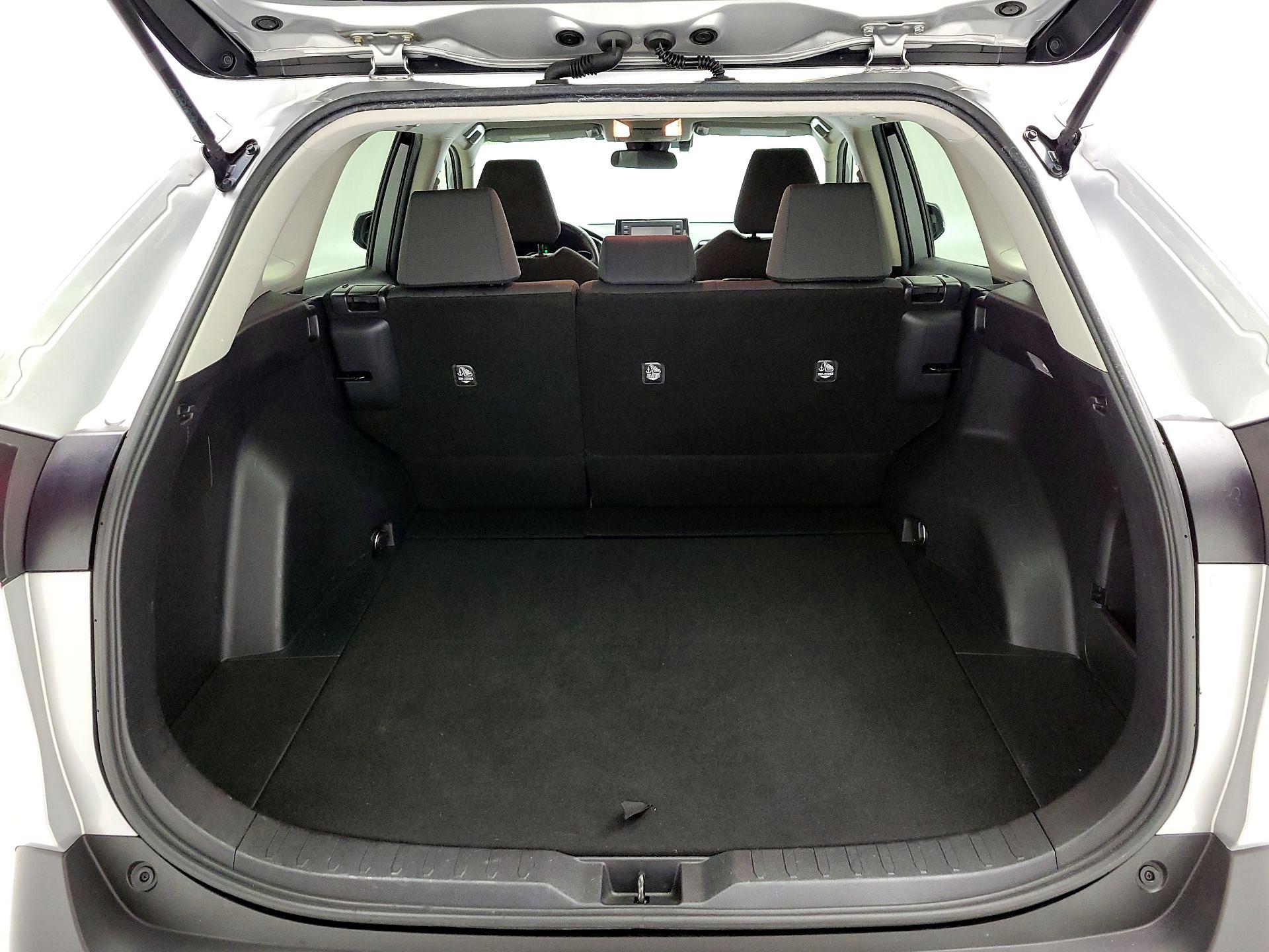 Thumbnail: 2021 Toyota RAV4 - 20