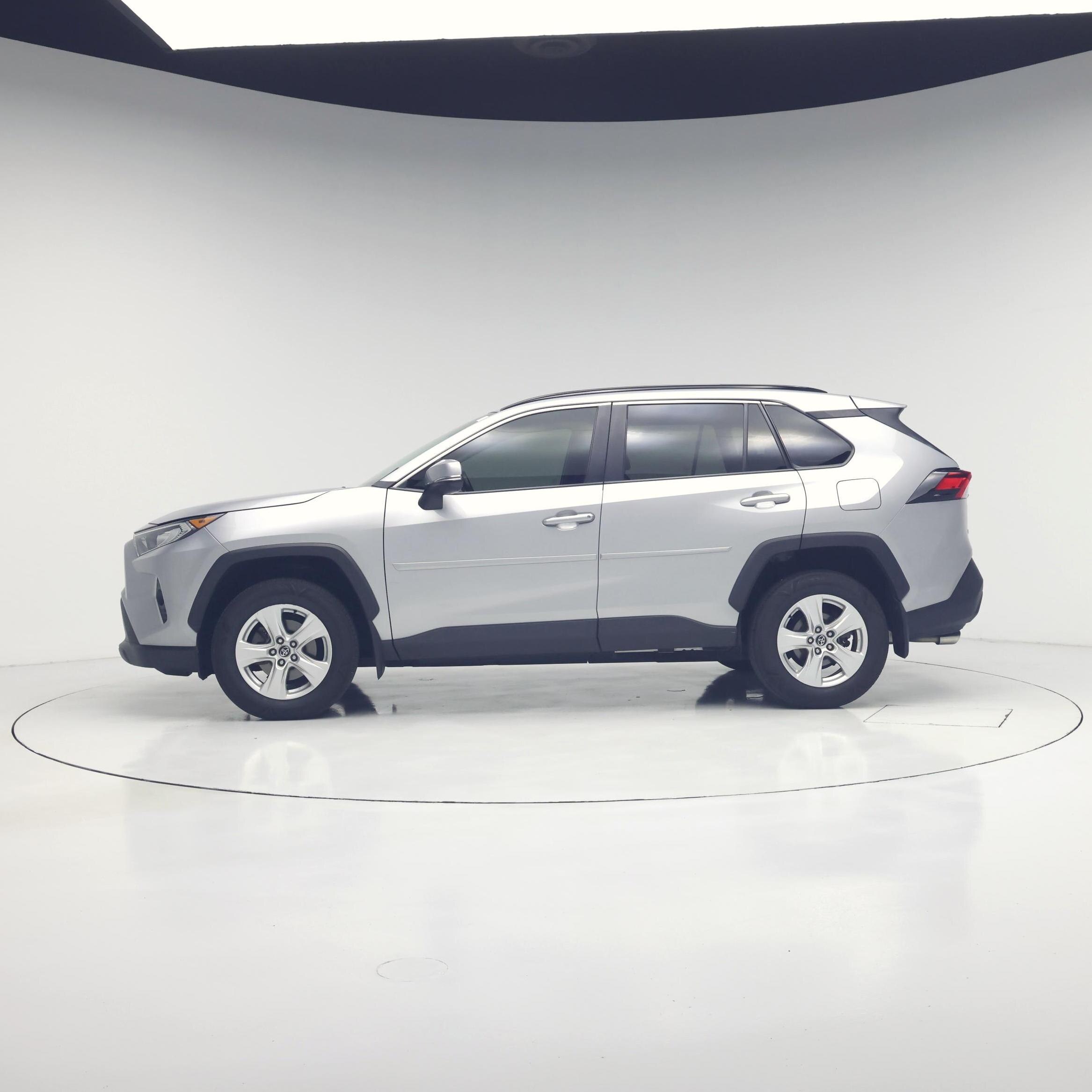 Thumbnail: 2021 Toyota RAV4 - 3