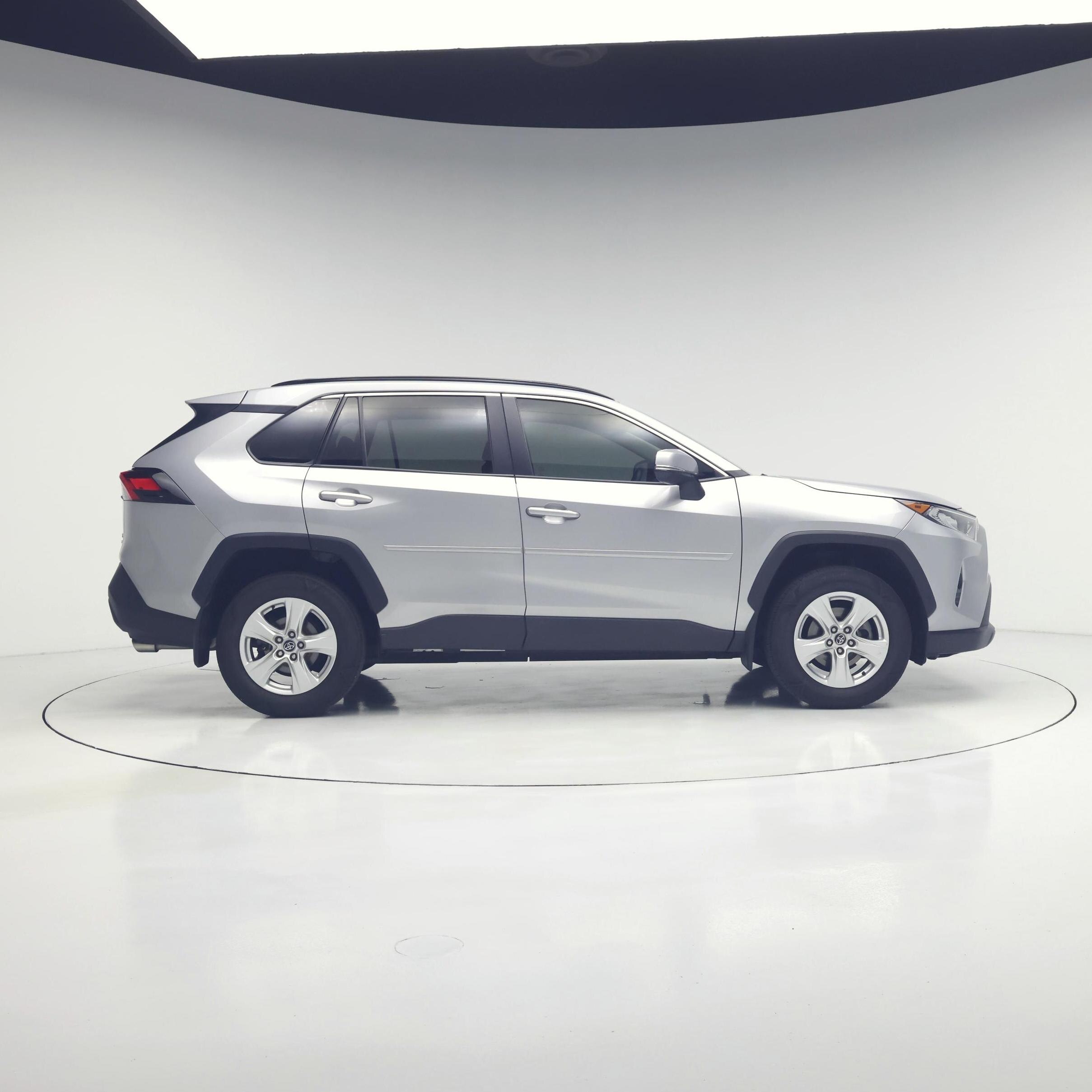 Thumbnail: 2021 Toyota RAV4 - 7