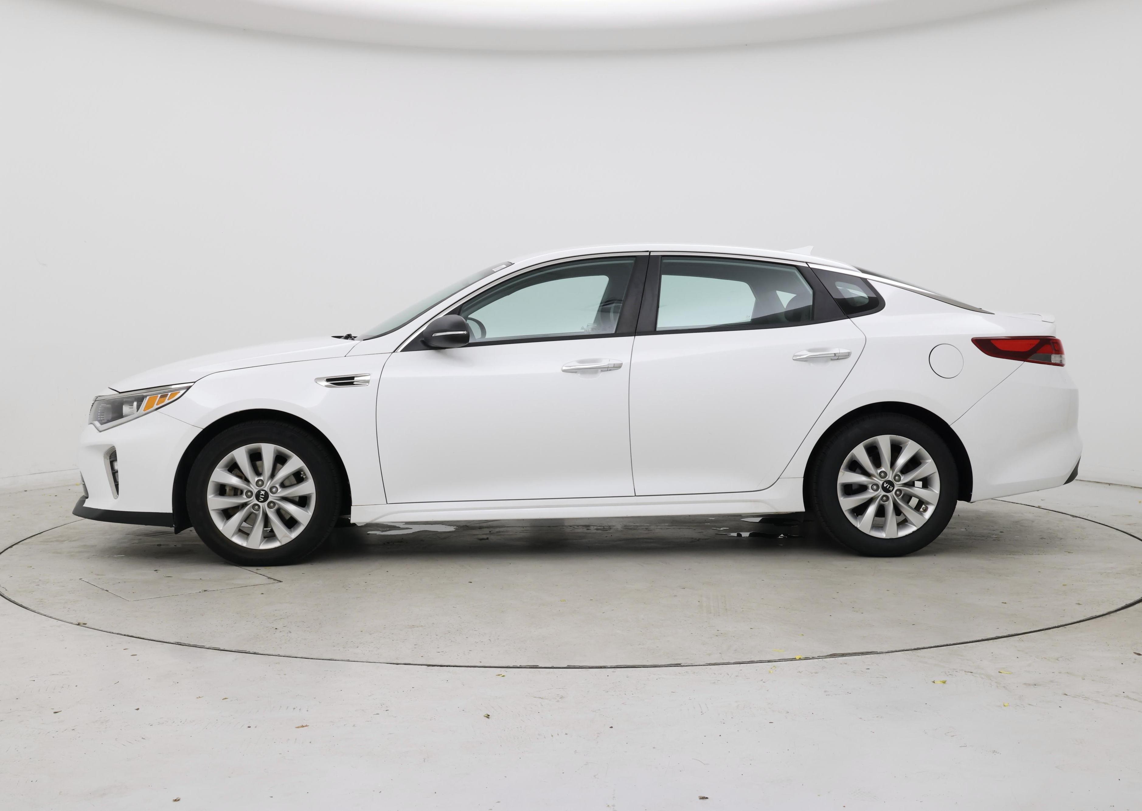 Thumbnail: 2018 Kia Optima - 3