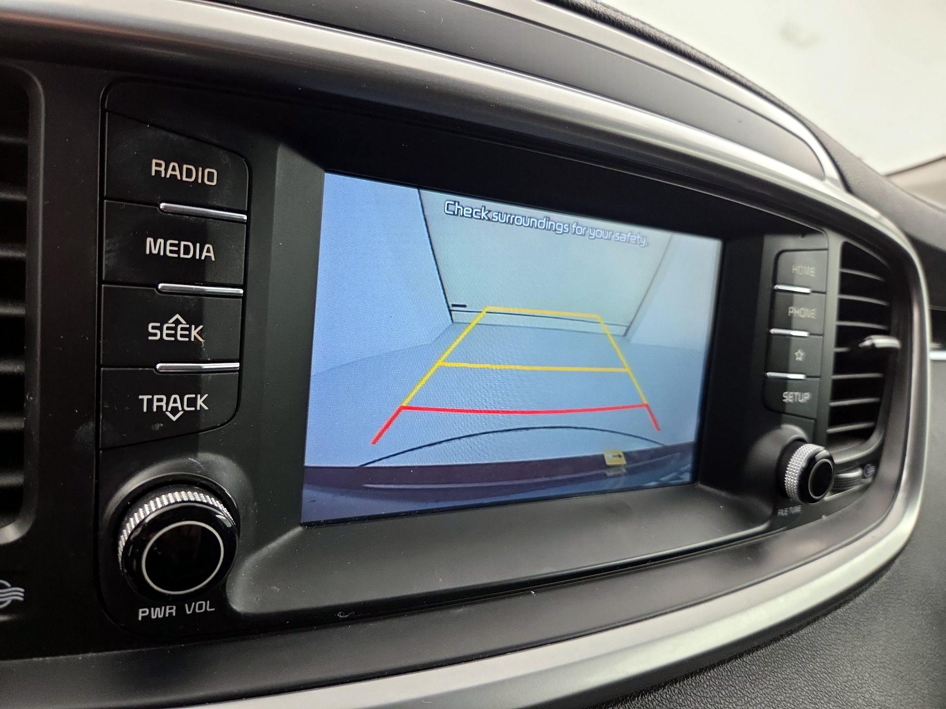 Thumbnail: 2019 Kia Sorento - 14