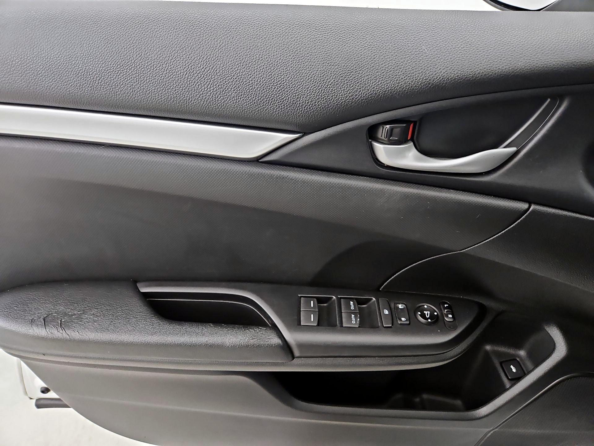 Thumbnail: 2019 Honda Civic - 12