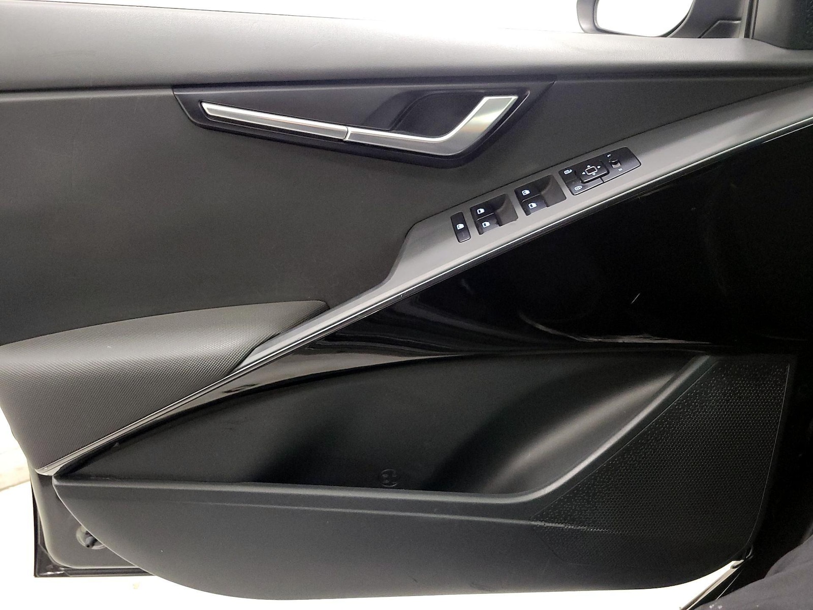 2025 Kia Niro EX - Photo 13