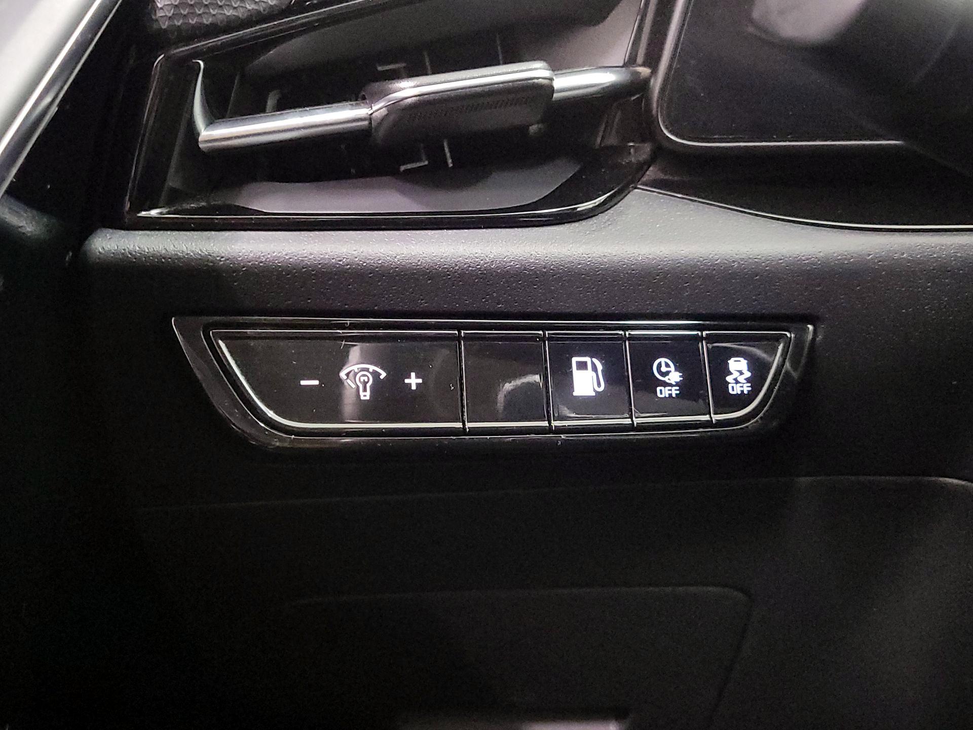 Thumbnail: 2025 Kia Niro - 13