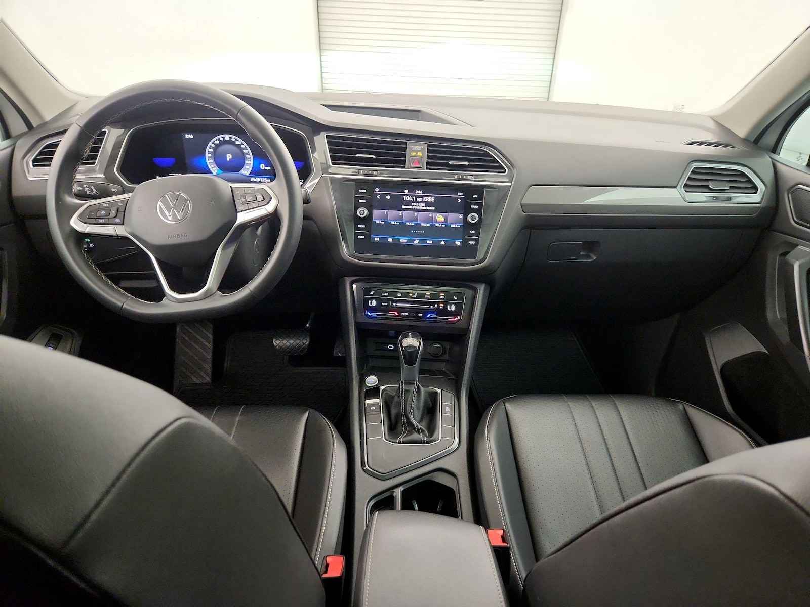 2022 Volkswagen Tiguan SE - Photo 10